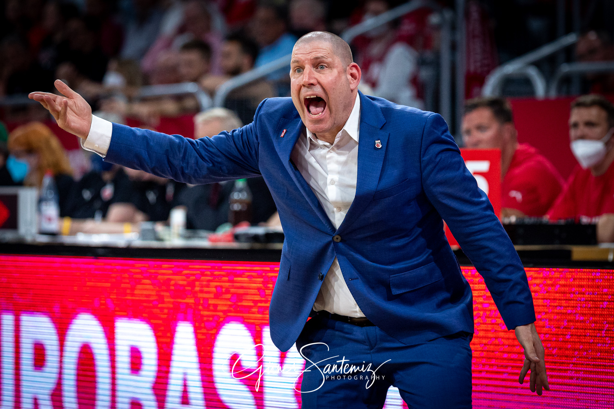 Brose Bamberg vs. Alba Berlin - Basketball - easyCredit BBL - Pl