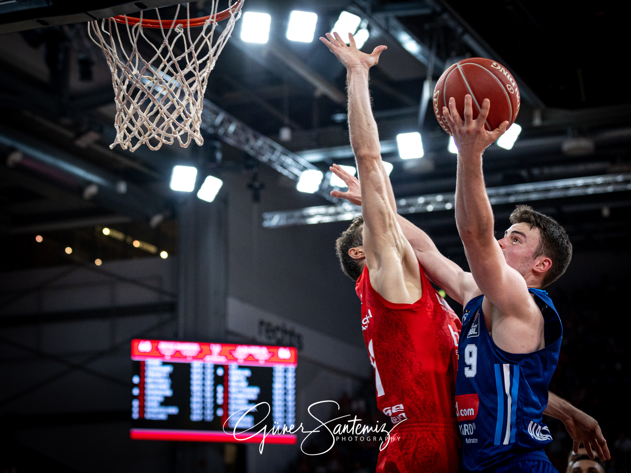 Brose Bamberg vs. Alba Berlin - Basketball - easyCredit BBL - Pl