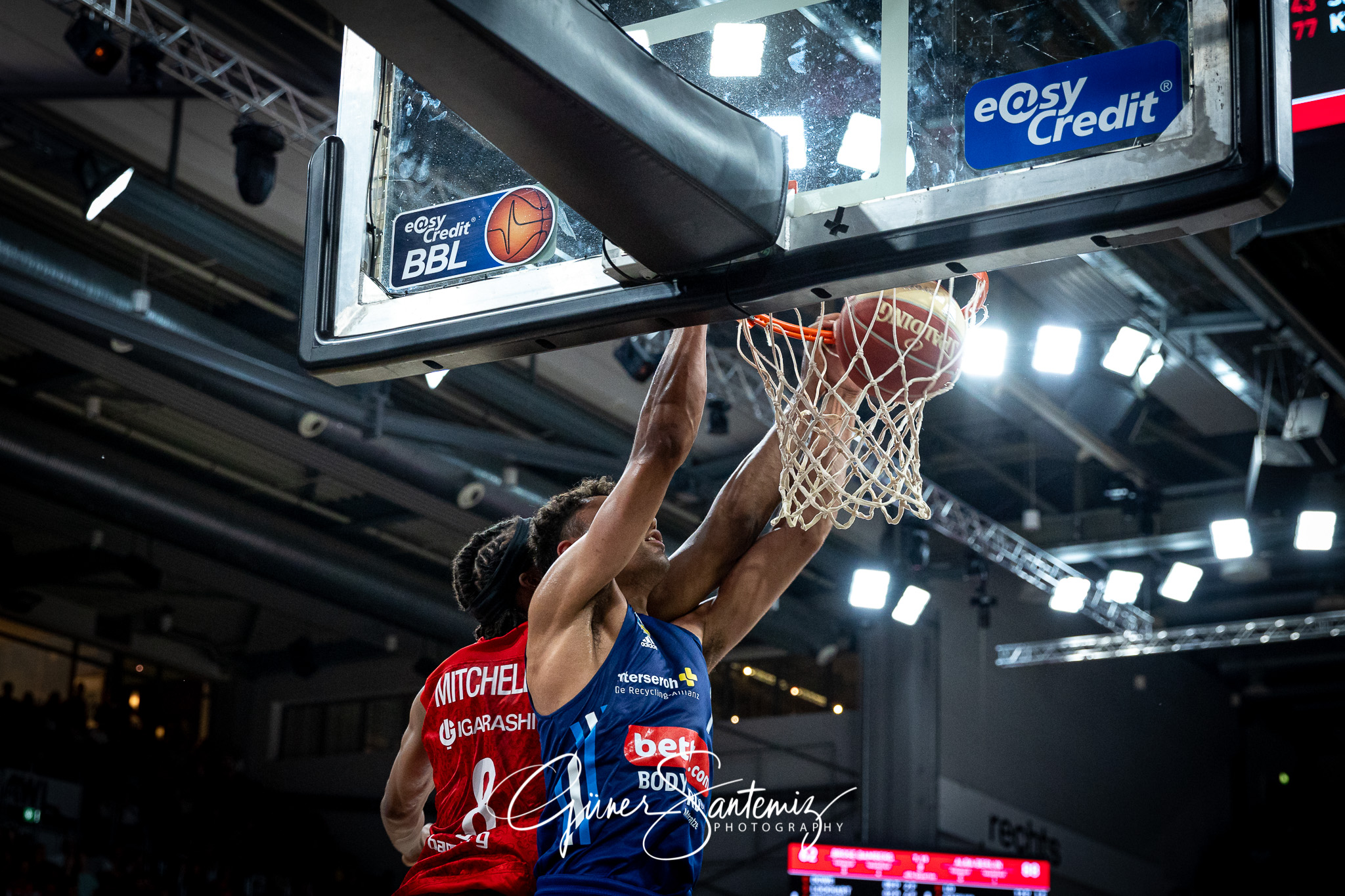 Brose Bamberg vs. Alba Berlin - Basketball - easyCredit BBL - Pl