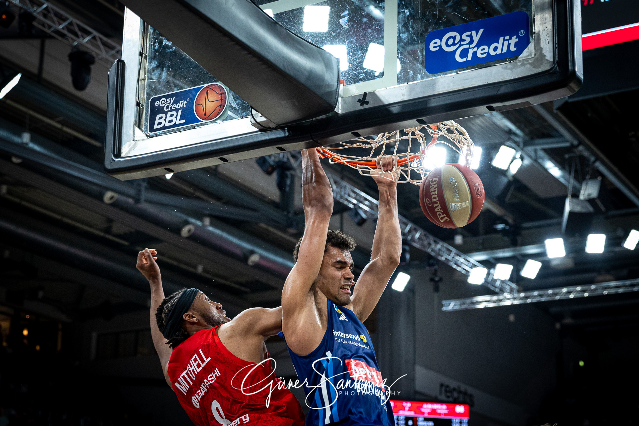 Brose Bamberg vs. Alba Berlin - Basketball - easyCredit BBL - Pl