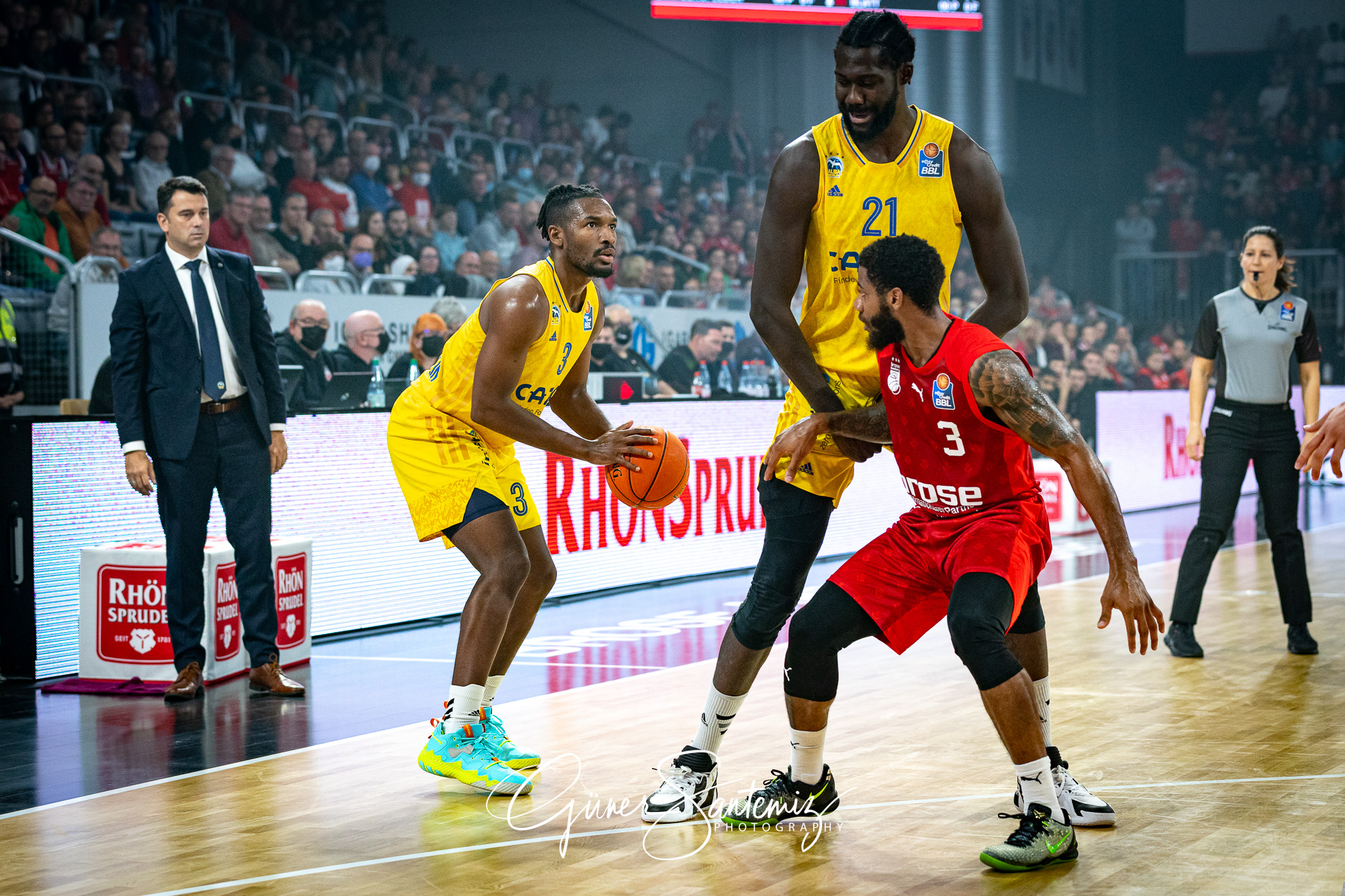 Brose Bamberg vs. Alba Berlin - Basketball - easyCredit BBL - 1.