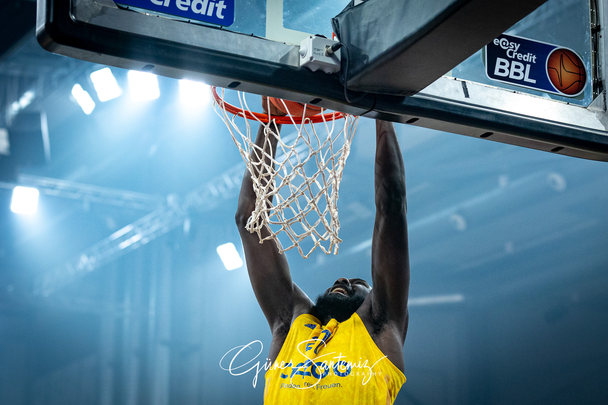 Brose Bamberg vs. Alba Berlin - Basketball - easyCredit BBL - 1.