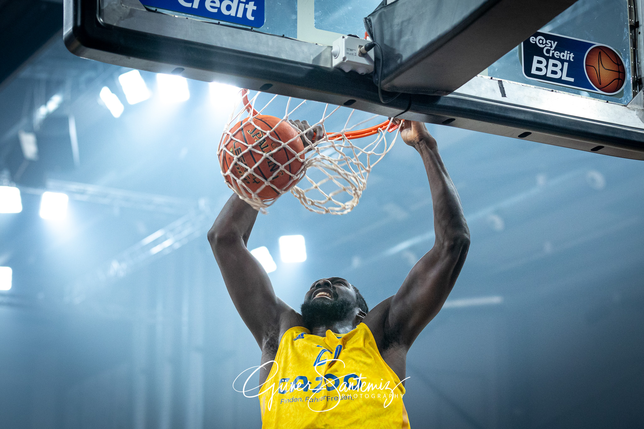 Brose Bamberg vs. Alba Berlin - Basketball - easyCredit BBL - 1.