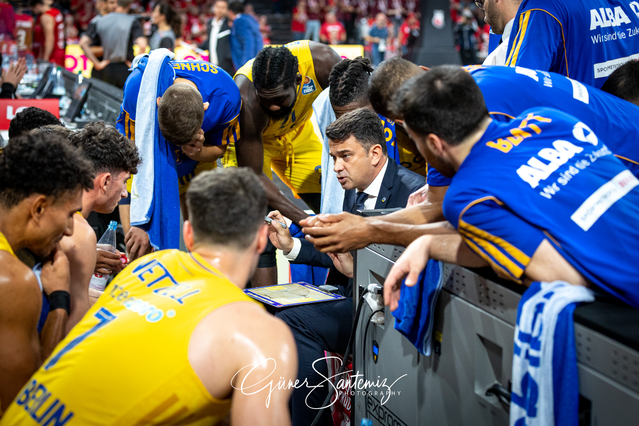 Brose Bamberg vs. Alba Berlin - Basketball - easyCredit BBL - 1.