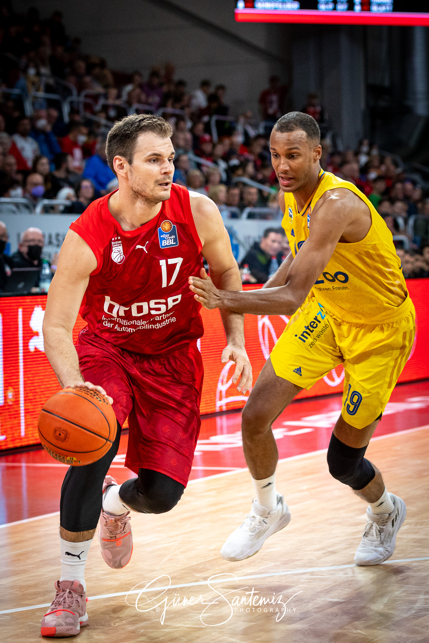 Brose Bamberg vs. Alba Berlin - Basketball - easyCredit BBL - 1.