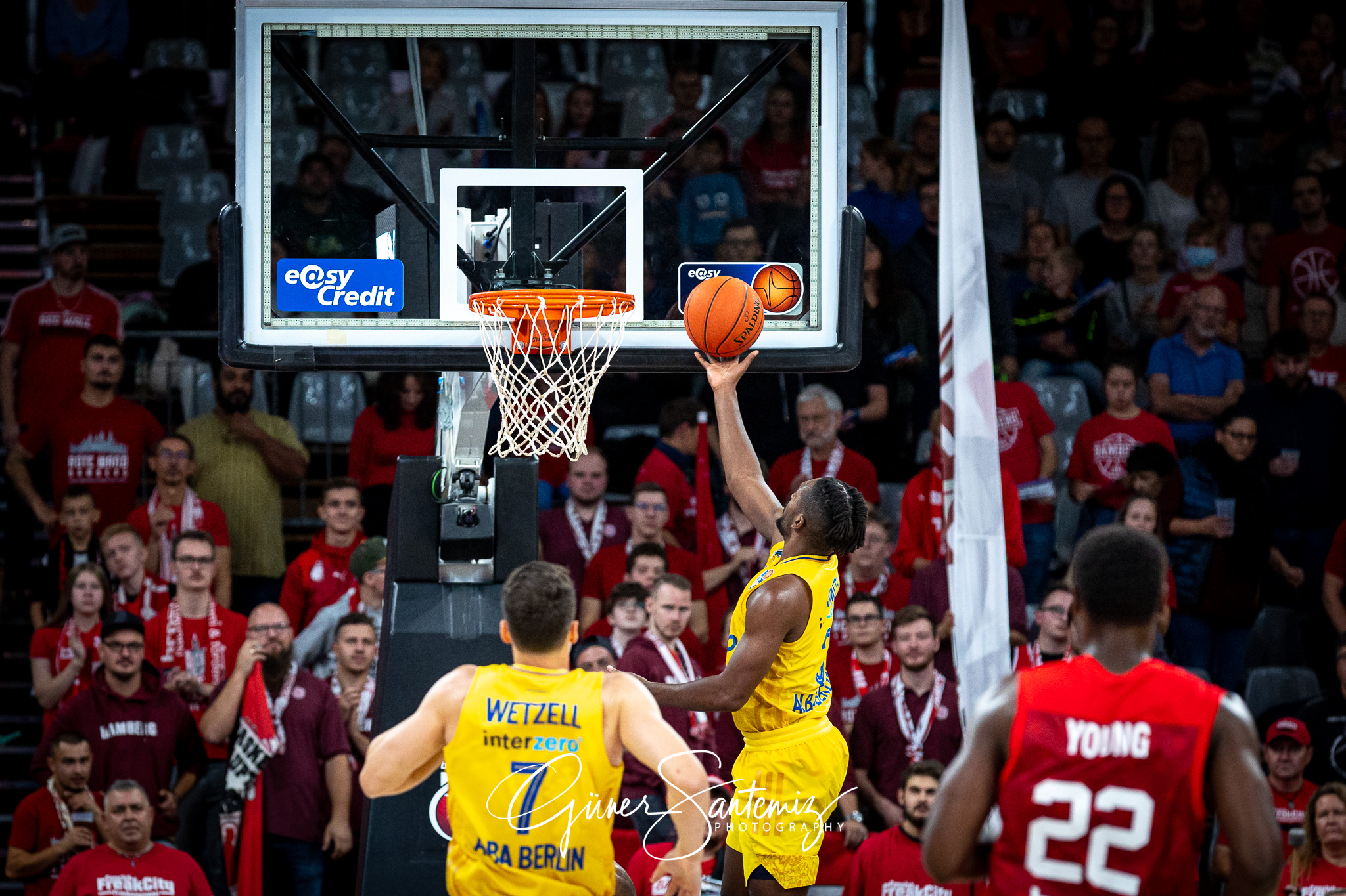 Brose Bamberg vs. Alba Berlin - Basketball - easyCredit BBL - 1.
