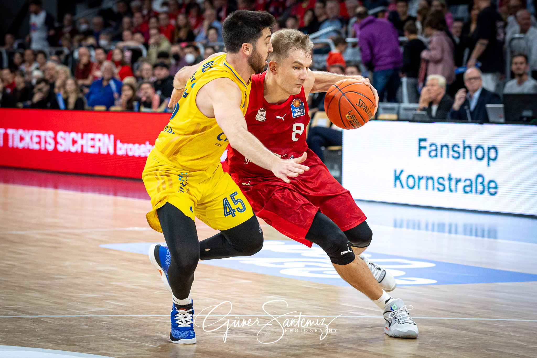 Brose Bamberg vs. Alba Berlin - Basketball - easyCredit BBL - 1.