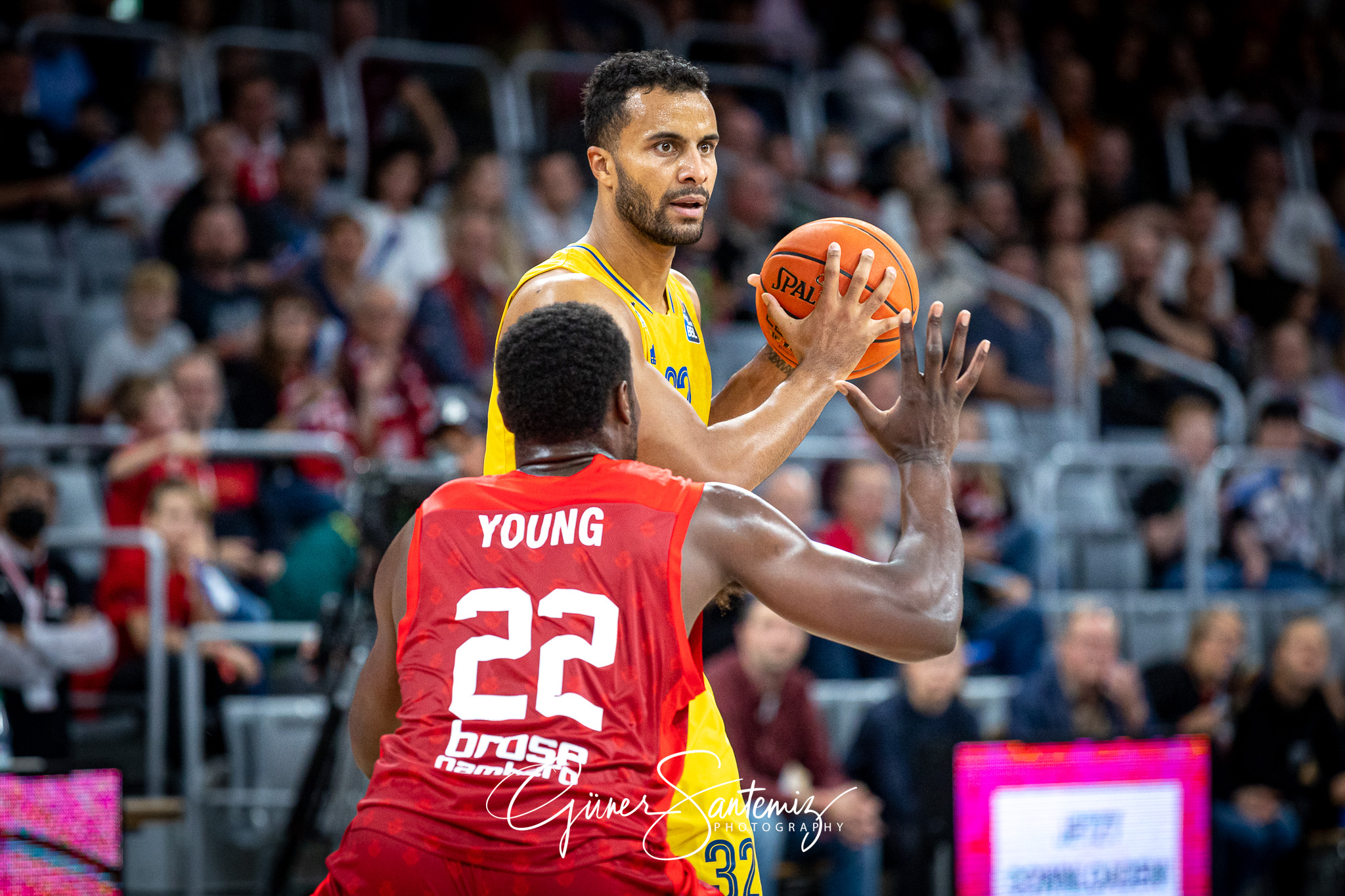 Brose Bamberg vs. Alba Berlin - Basketball - easyCredit BBL - 1.