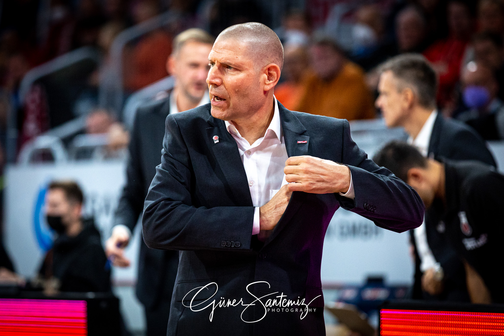 Brose Bamberg vs. Alba Berlin - Basketball - easyCredit BBL - 1.