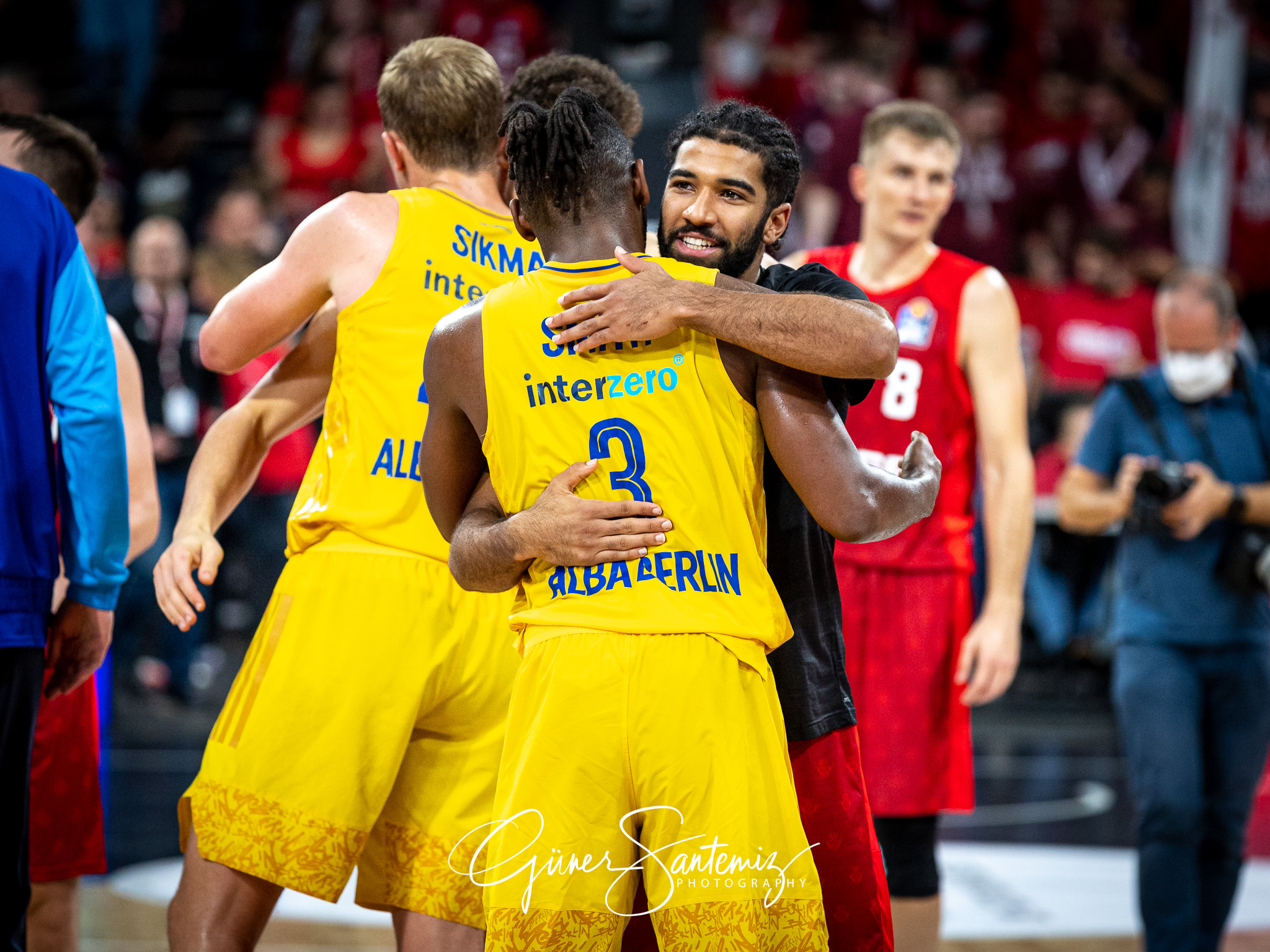 Brose Bamberg vs. Alba Berlin - Basketball - easyCredit BBL - 1.