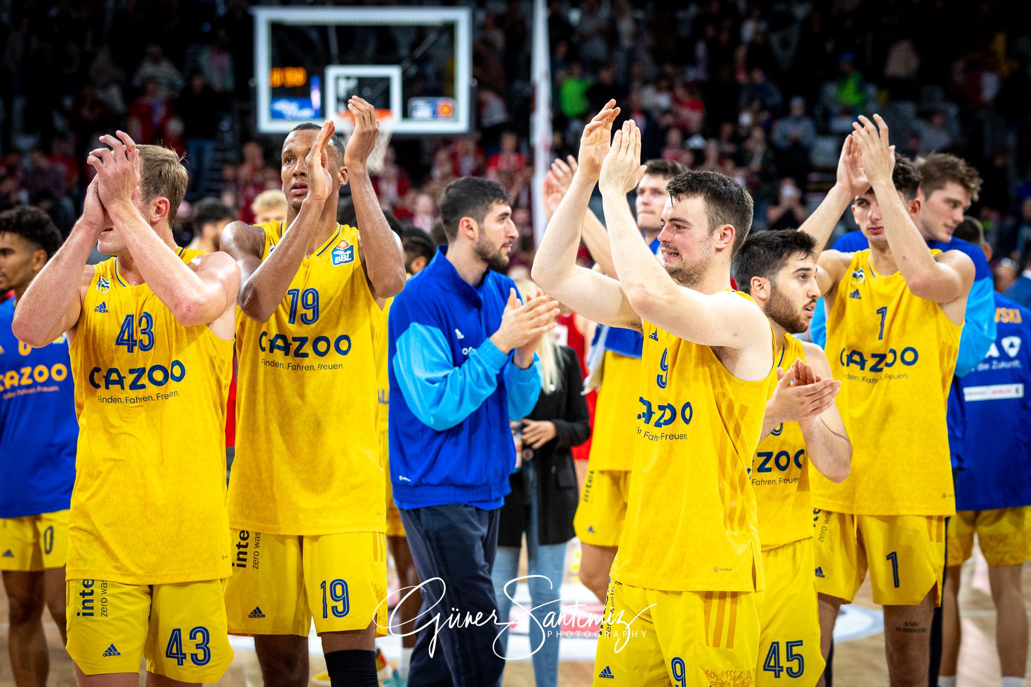 Brose Bamberg vs. Alba Berlin - Basketball - easyCredit BBL - 1.