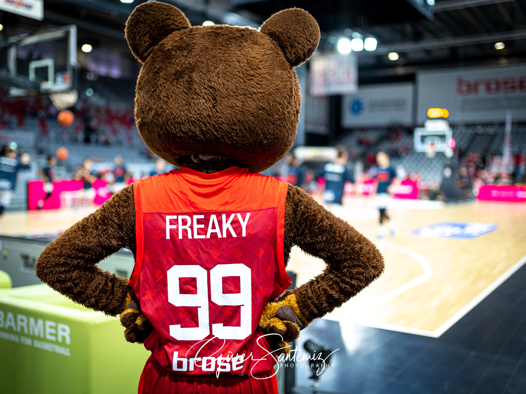 Brose Bamberg vs. Hakro Merlins Crailsheim - Basketball - easyCr