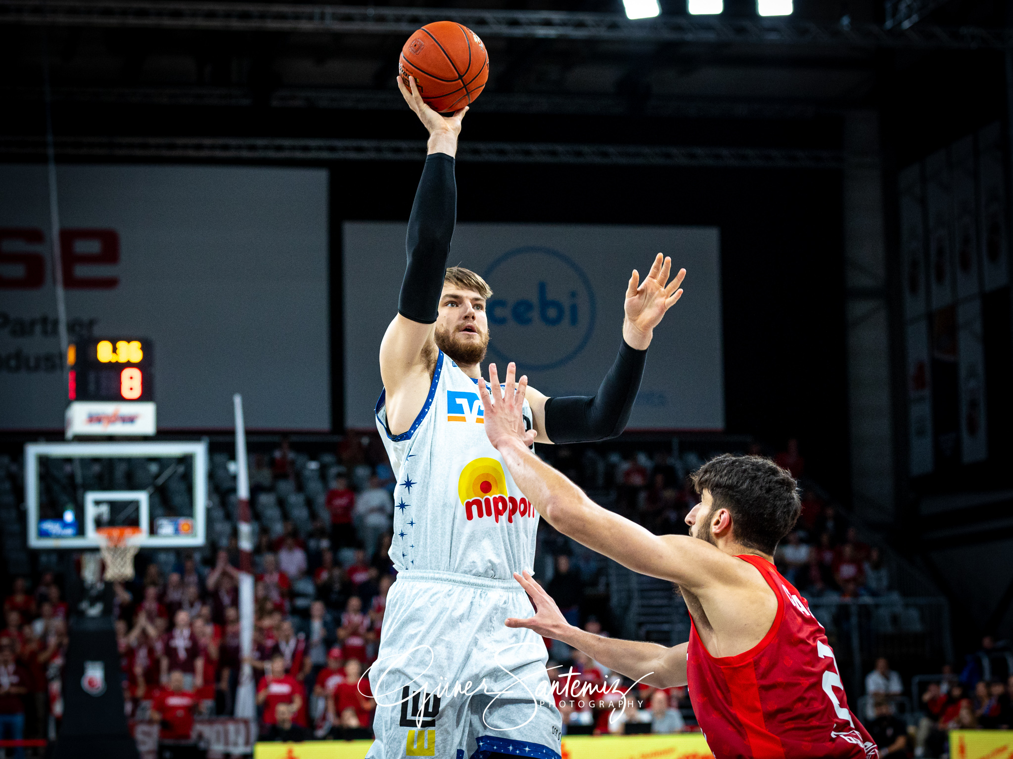 Brose Bamberg vs. Hakro Merlins Crailsheim - Basketball - easyCr