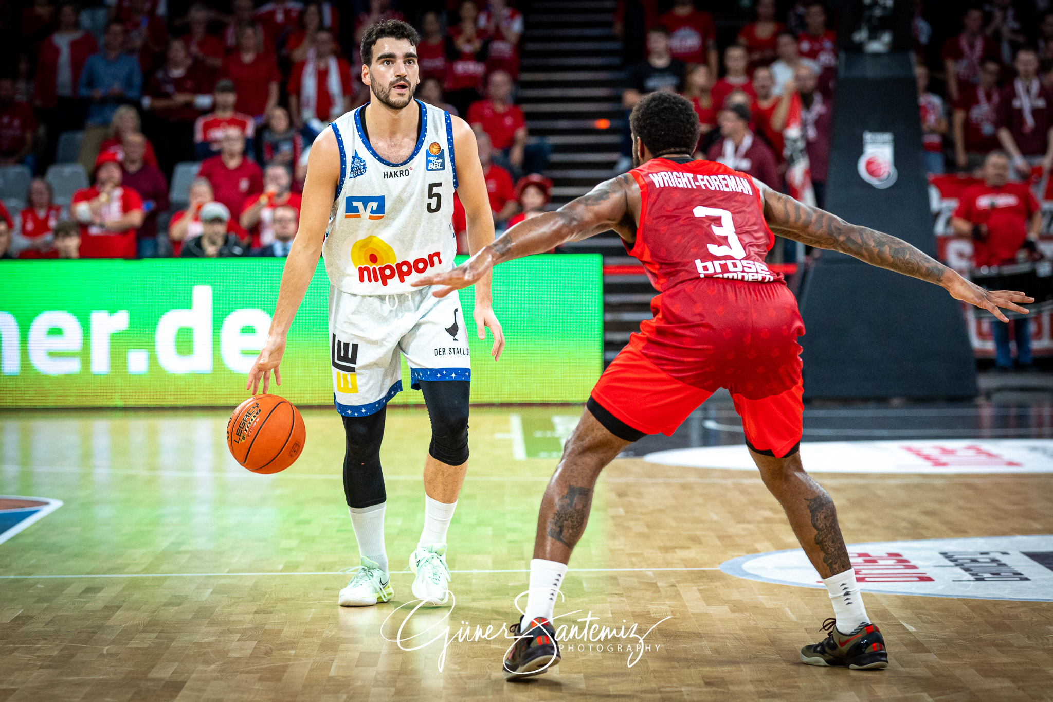 Brose Bamberg vs. Hakro Merlins Crailsheim - Basketball - easyCr