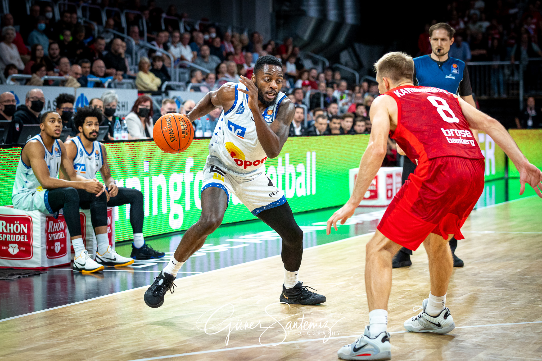 Brose Bamberg vs. Hakro Merlins Crailsheim - Basketball - easyCr