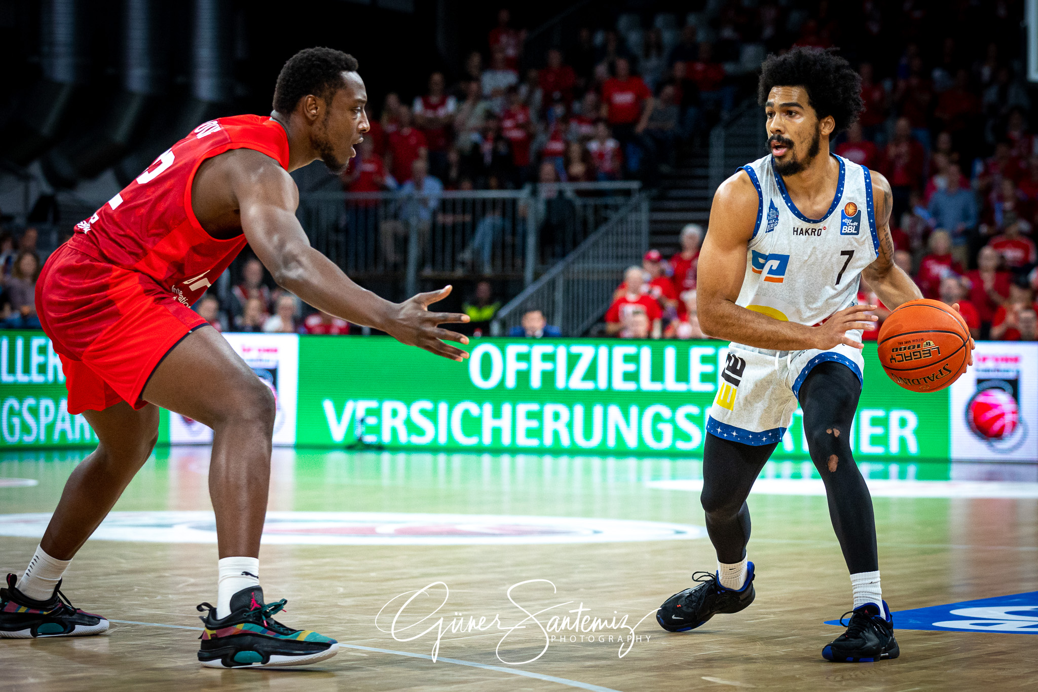 Brose Bamberg vs. Hakro Merlins Crailsheim - Basketball - easyCr