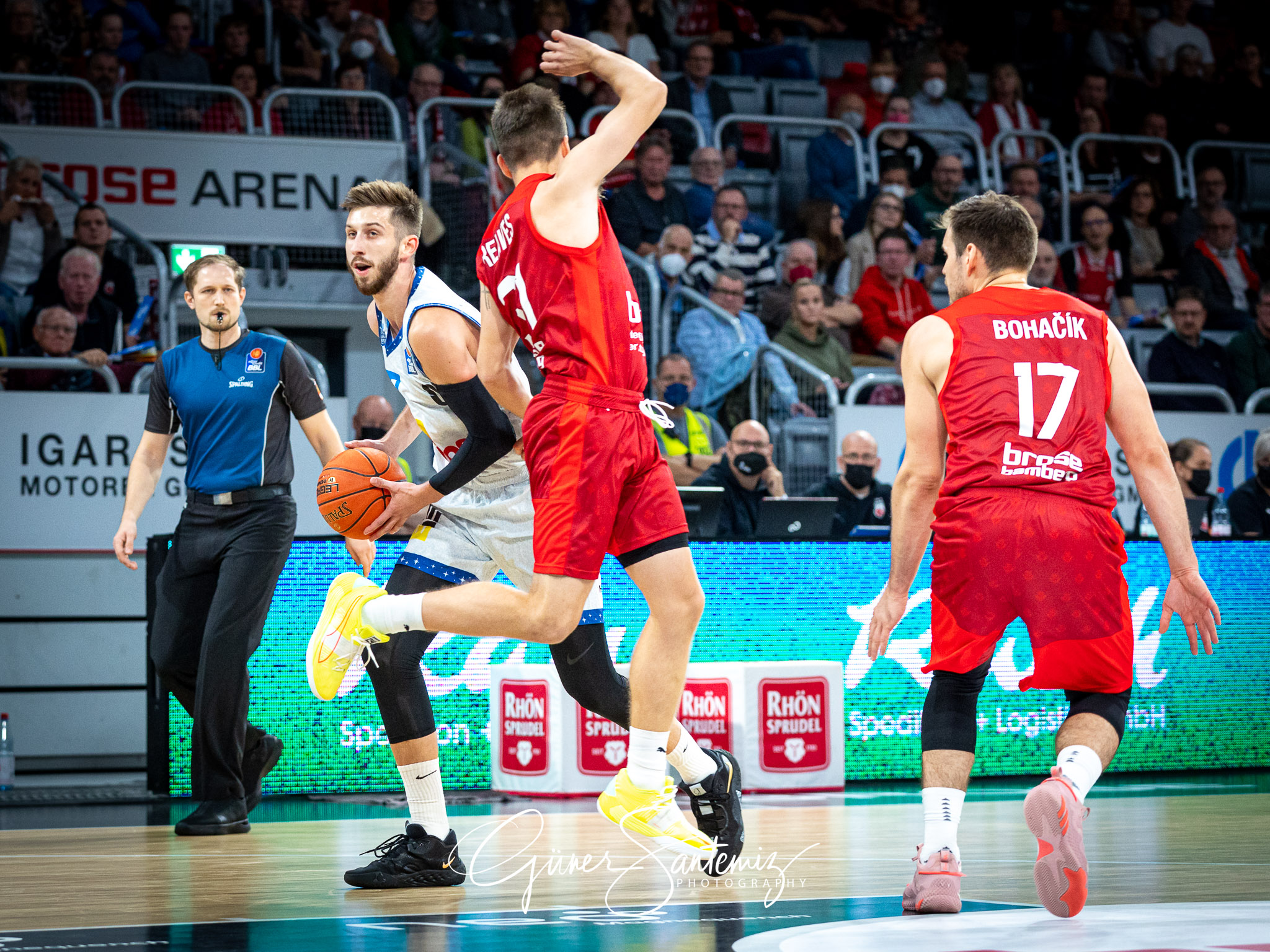 Brose Bamberg vs. Hakro Merlins Crailsheim - Basketball - easyCr