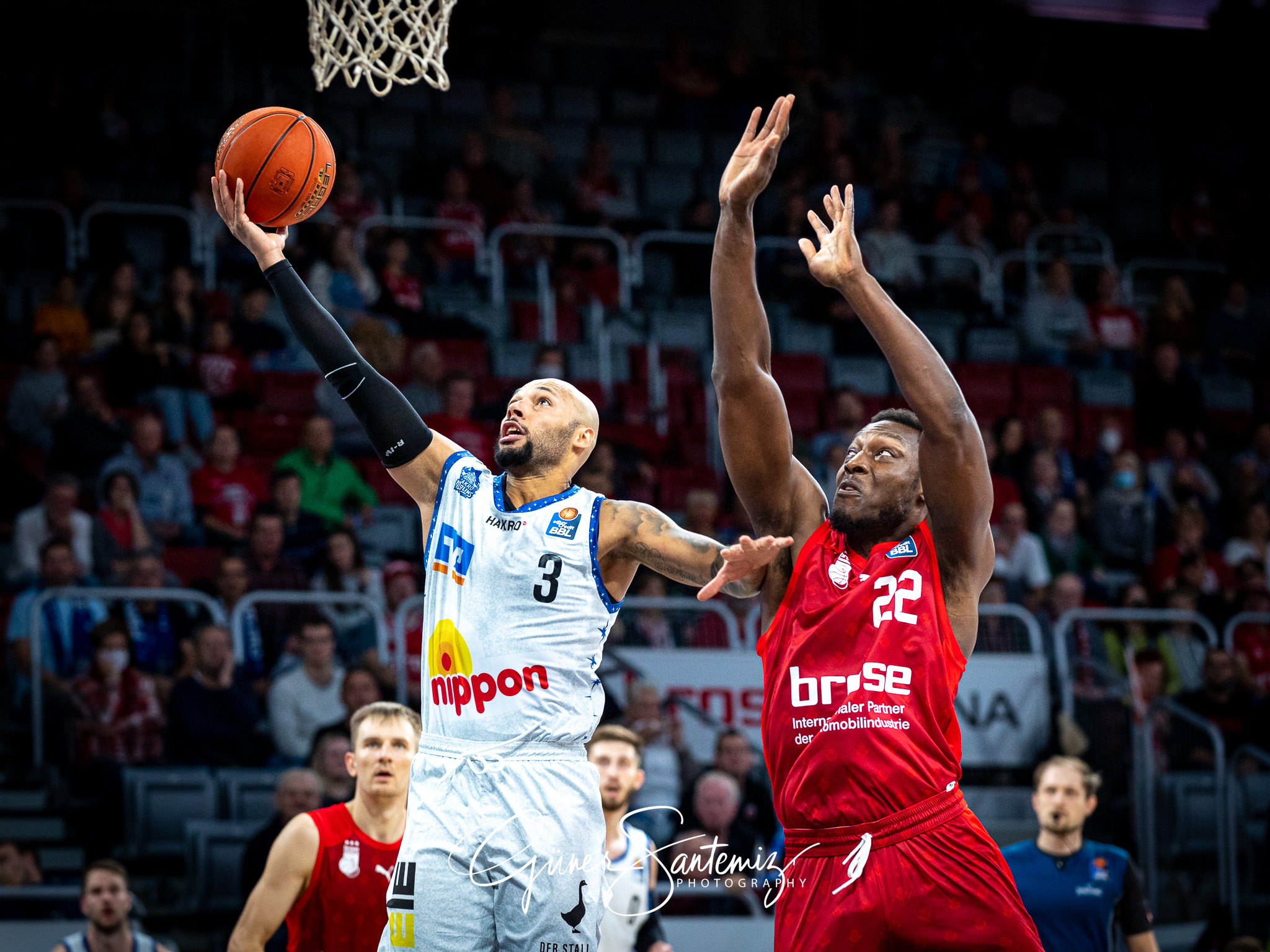Brose Bamberg vs. Hakro Merlins Crailsheim - Basketball - easyCr