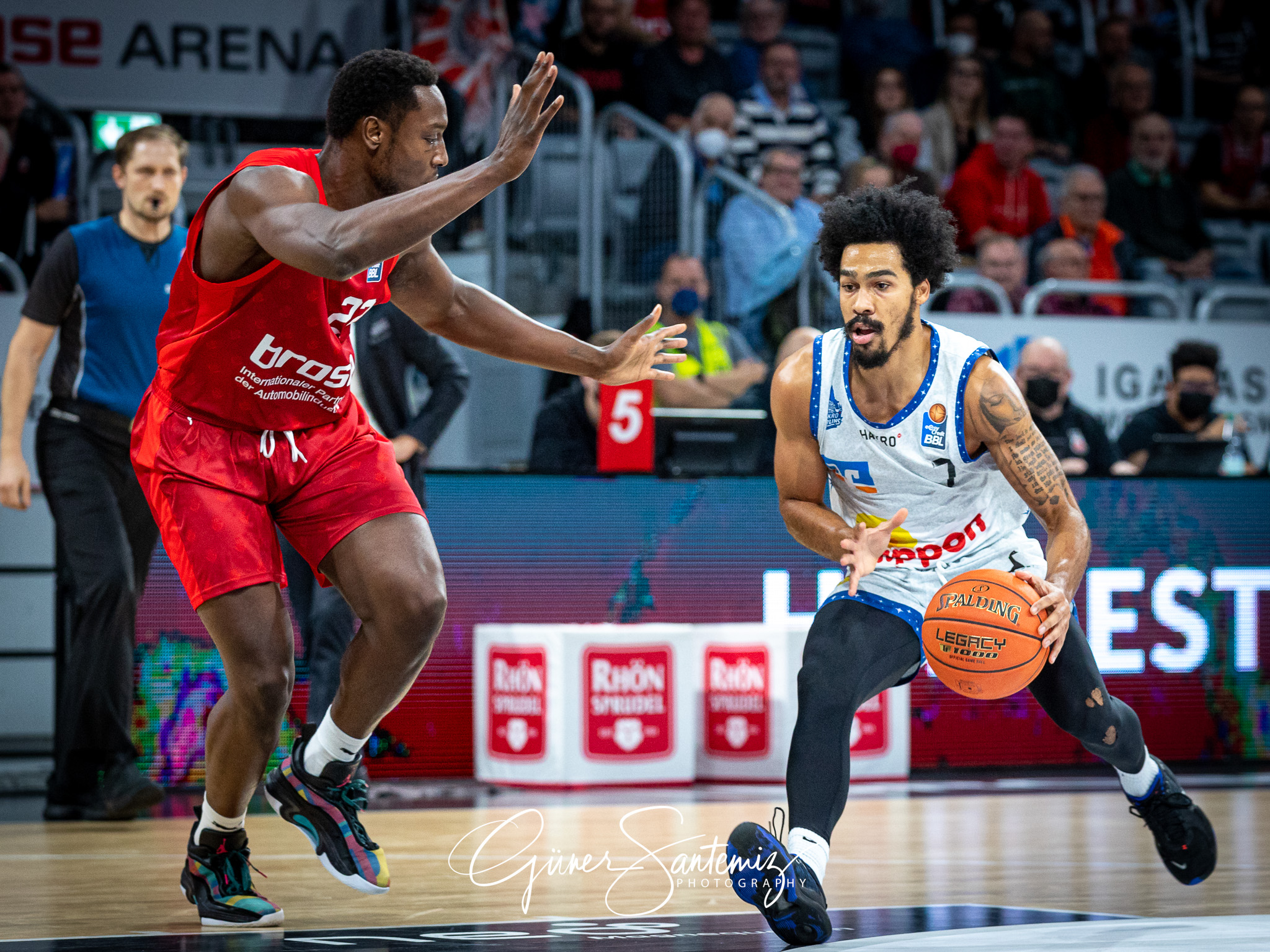 Brose Bamberg vs. Hakro Merlins Crailsheim - Basketball - easyCr