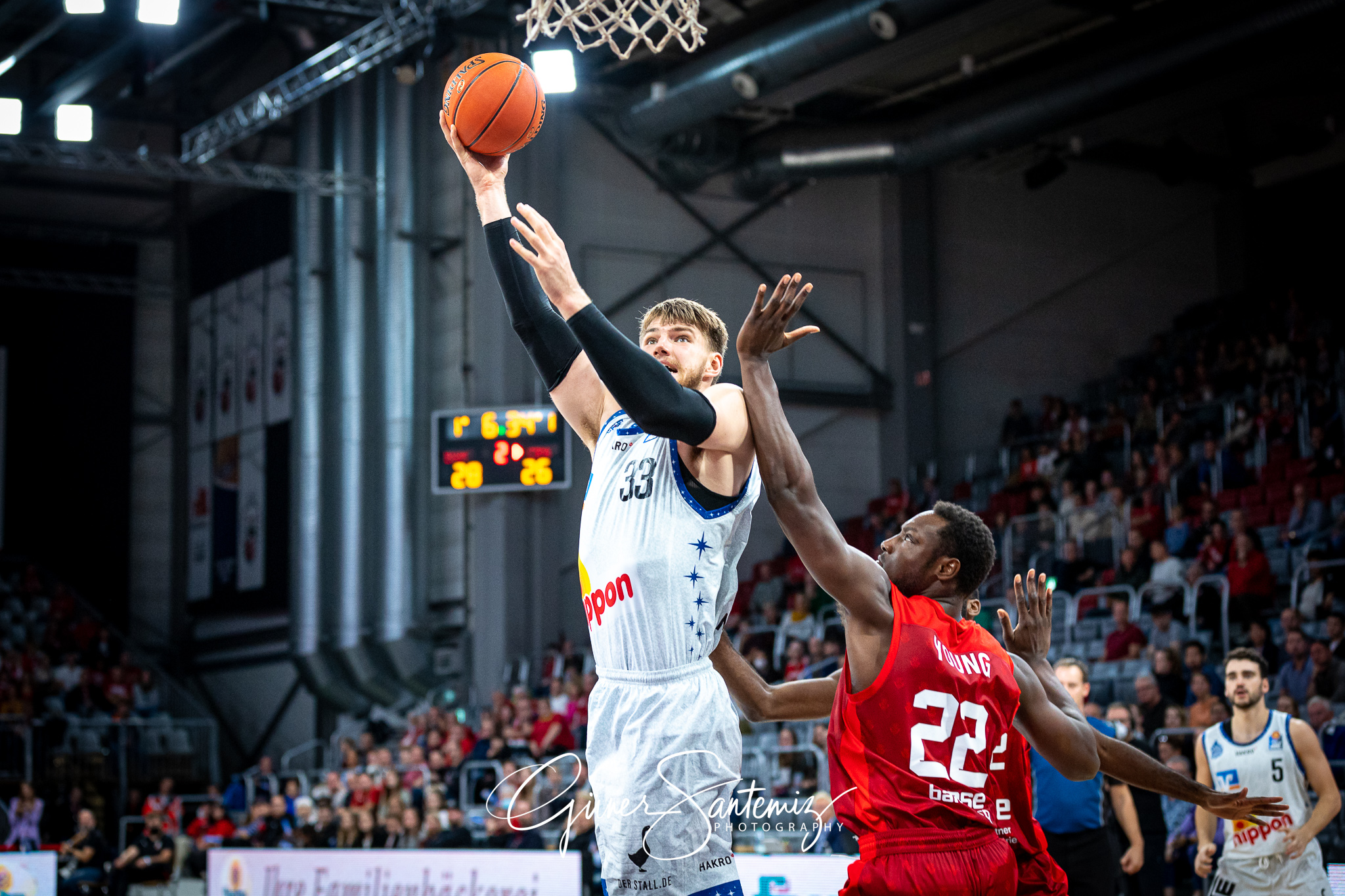 Brose Bamberg vs. Hakro Merlins Crailsheim - Basketball - easyCr