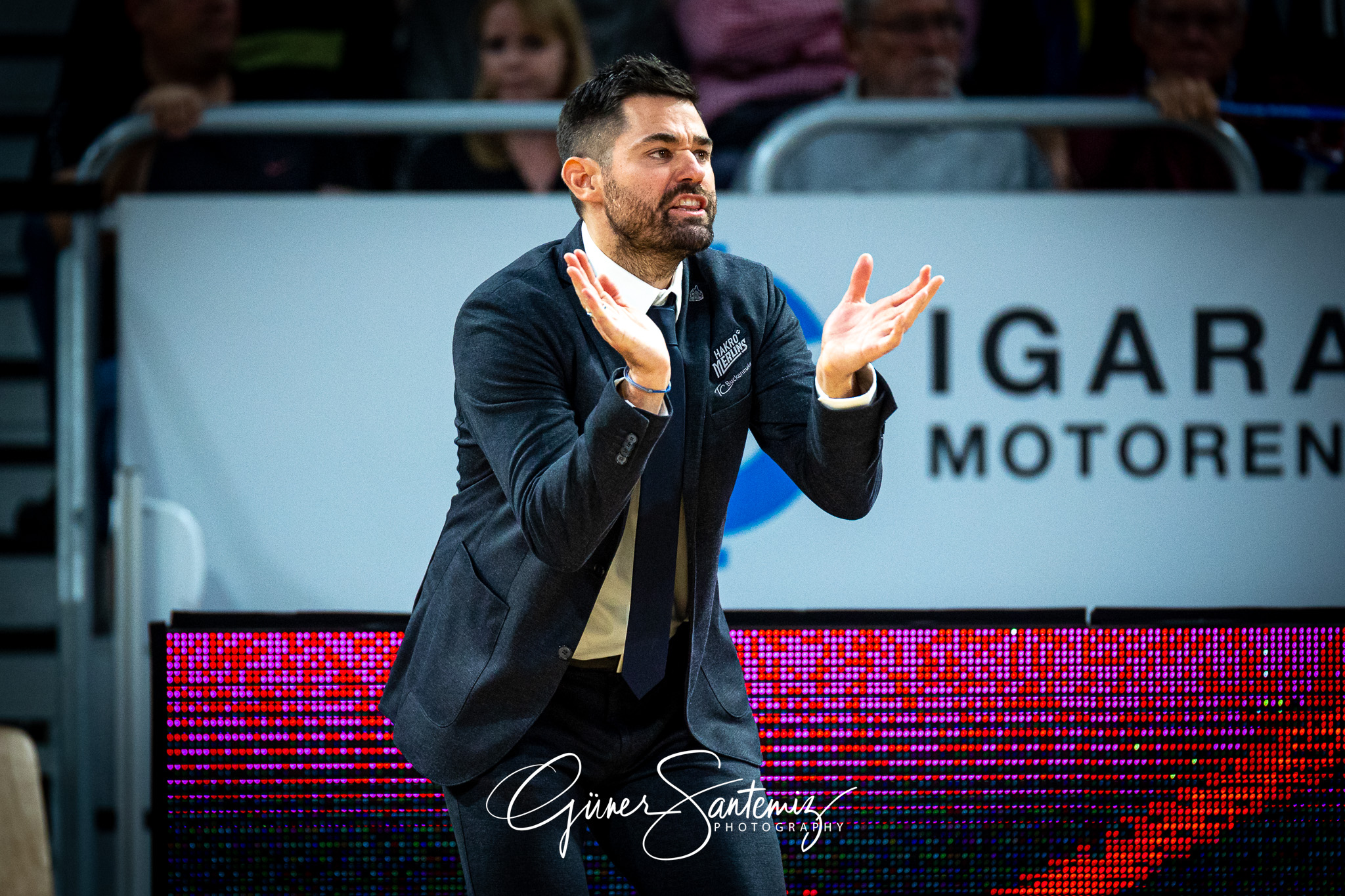 Brose Bamberg vs. Hakro Merlins Crailsheim - Basketball - easyCr