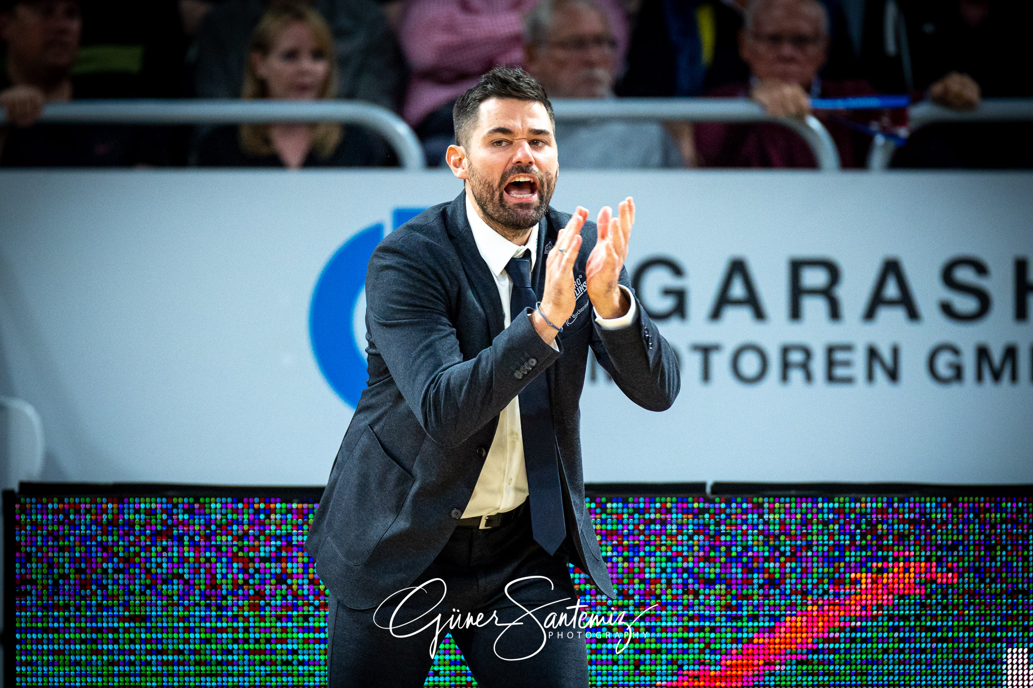 Brose Bamberg vs. Hakro Merlins Crailsheim - Basketball - easyCr