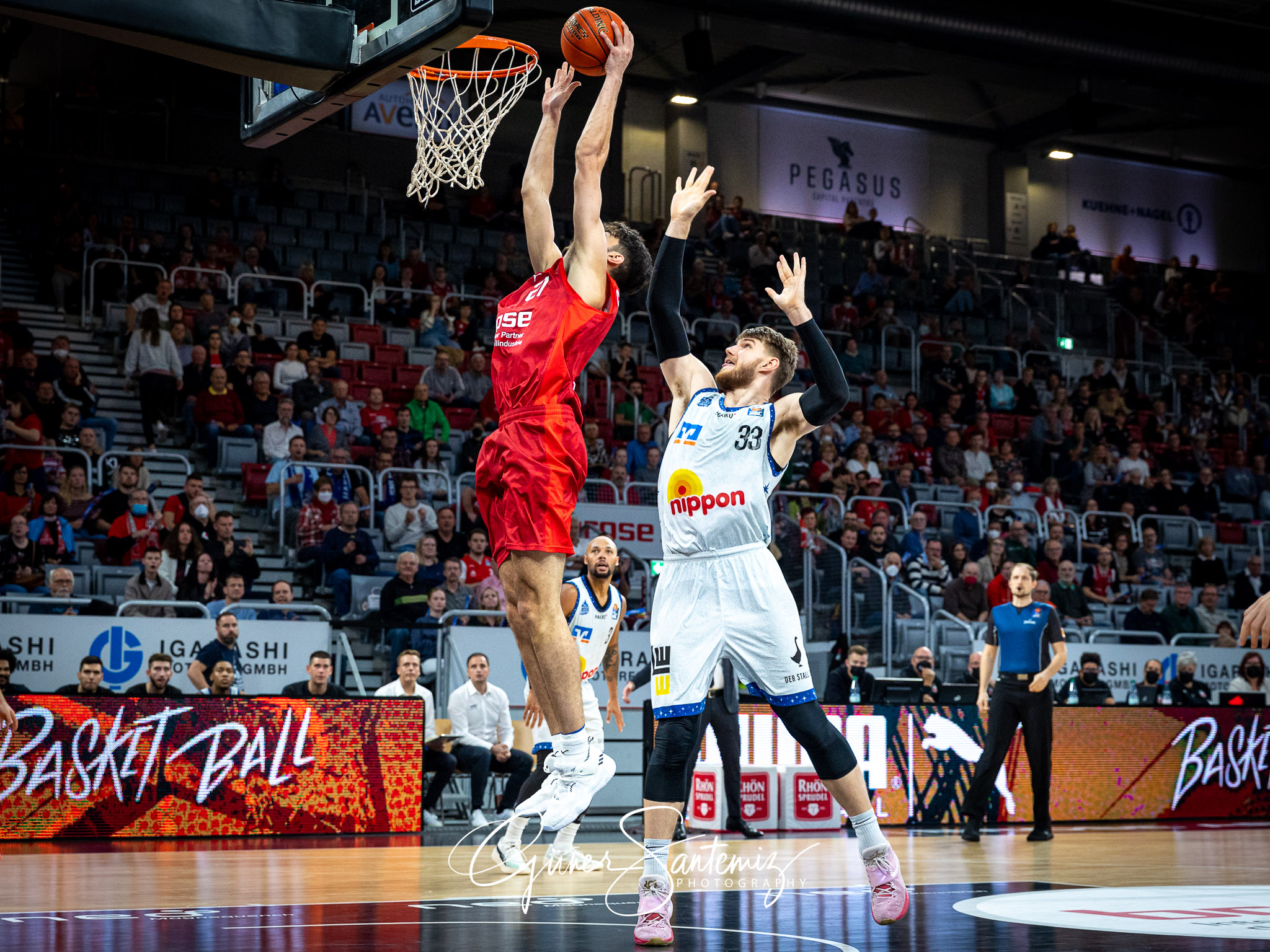 Brose Bamberg vs. Hakro Merlins Crailsheim - Basketball - easyCr