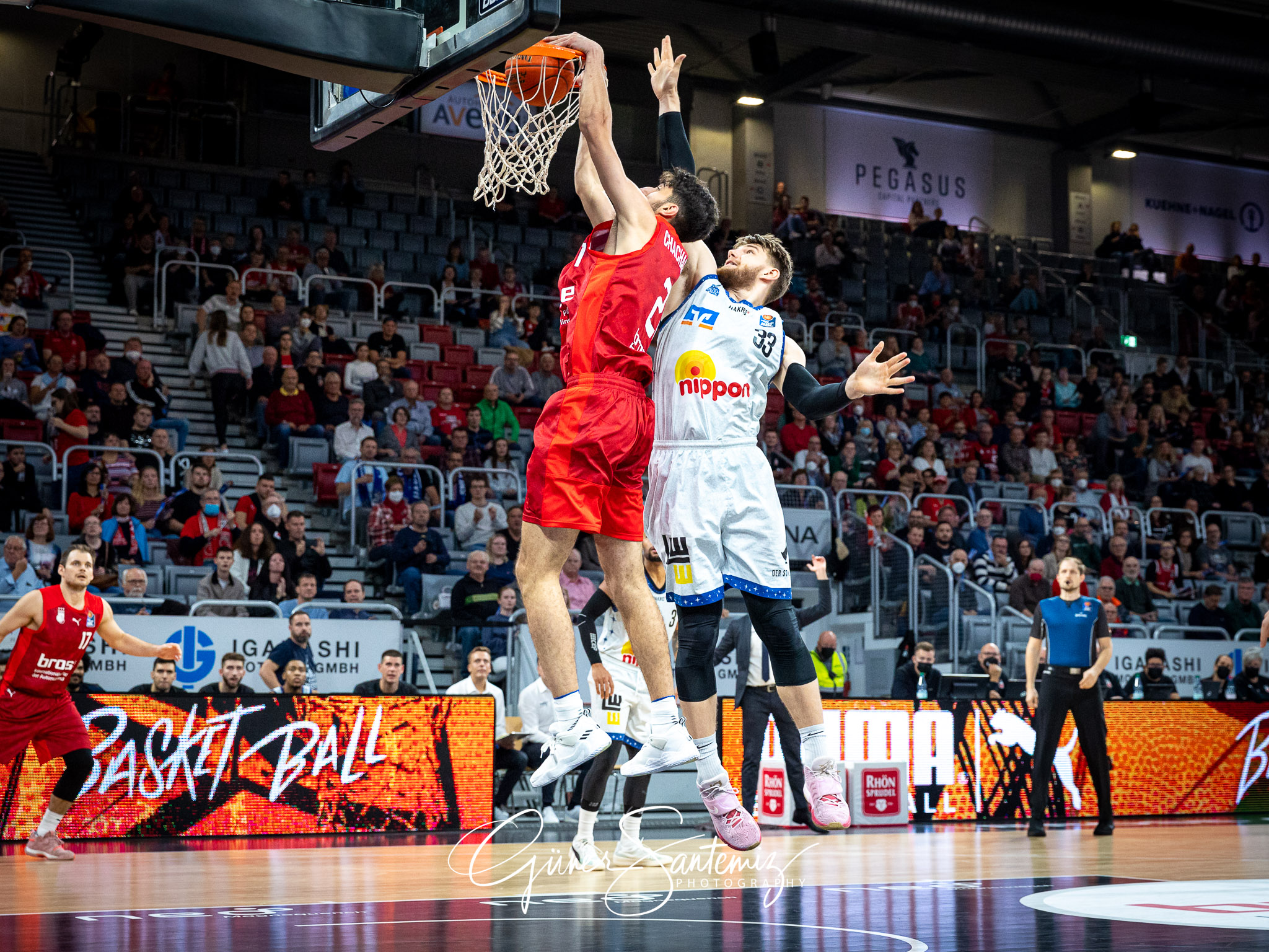Brose Bamberg vs. Hakro Merlins Crailsheim - Basketball - easyCr