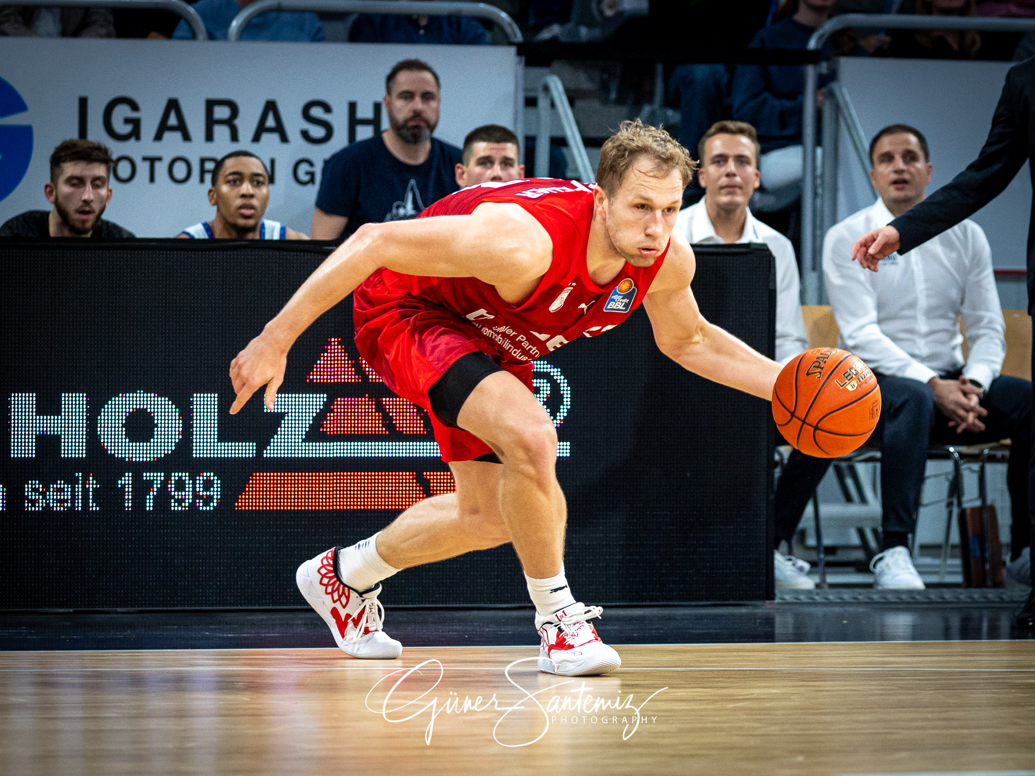 Brose Bamberg vs. Hakro Merlins Crailsheim - Basketball - easyCr