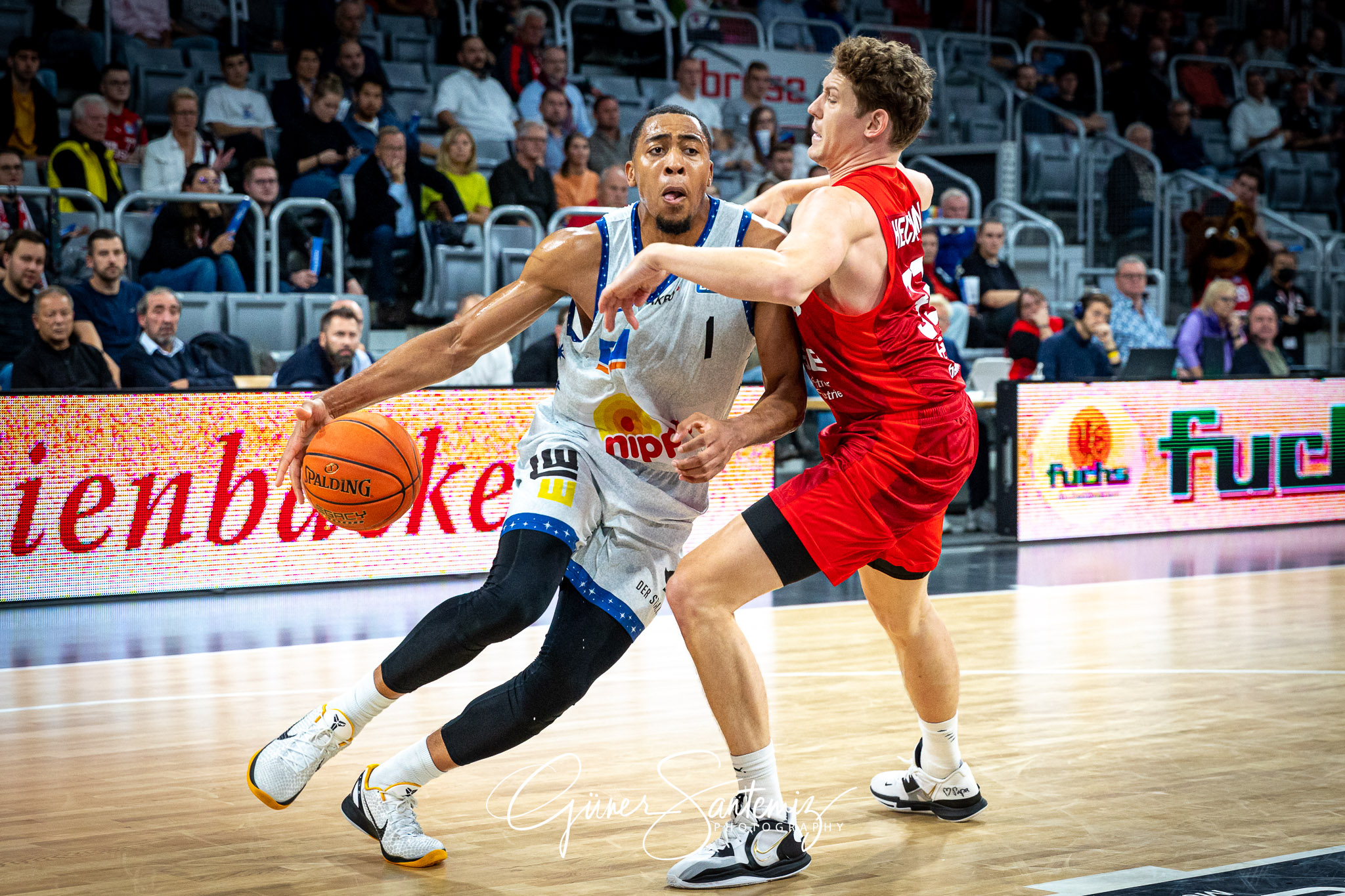 Brose Bamberg vs. Hakro Merlins Crailsheim - Basketball - easyCr