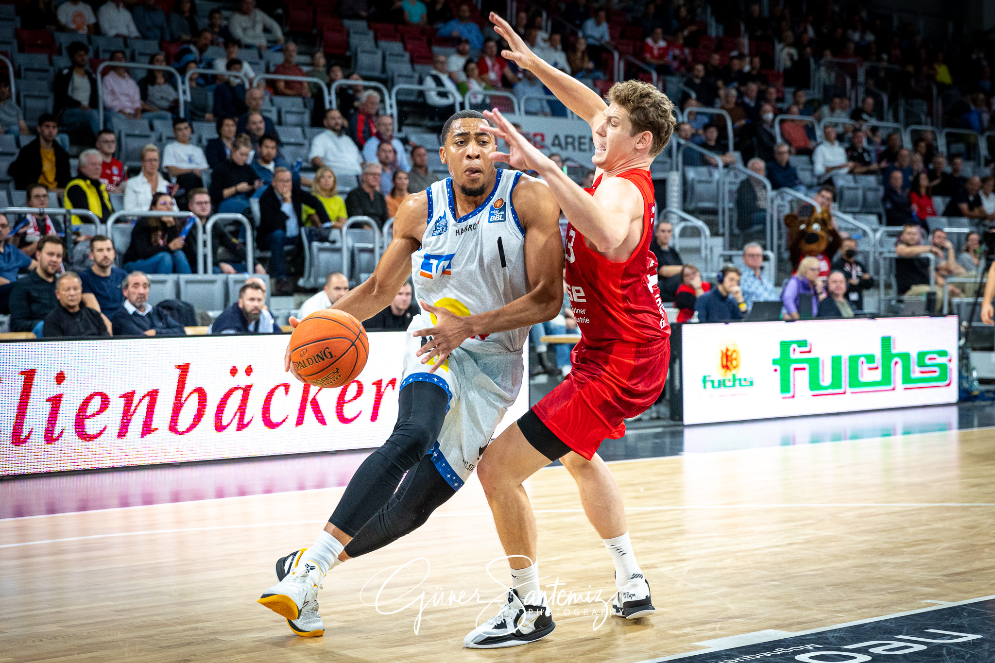 Brose Bamberg vs. Hakro Merlins Crailsheim - Basketball - easyCr