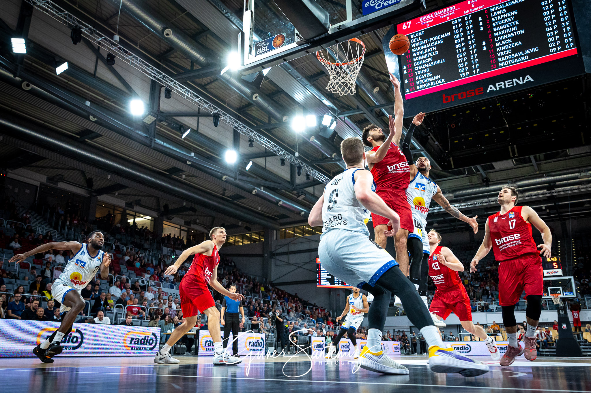 Brose Bamberg vs. Hakro Merlins Crailsheim - Basketball - easyCr