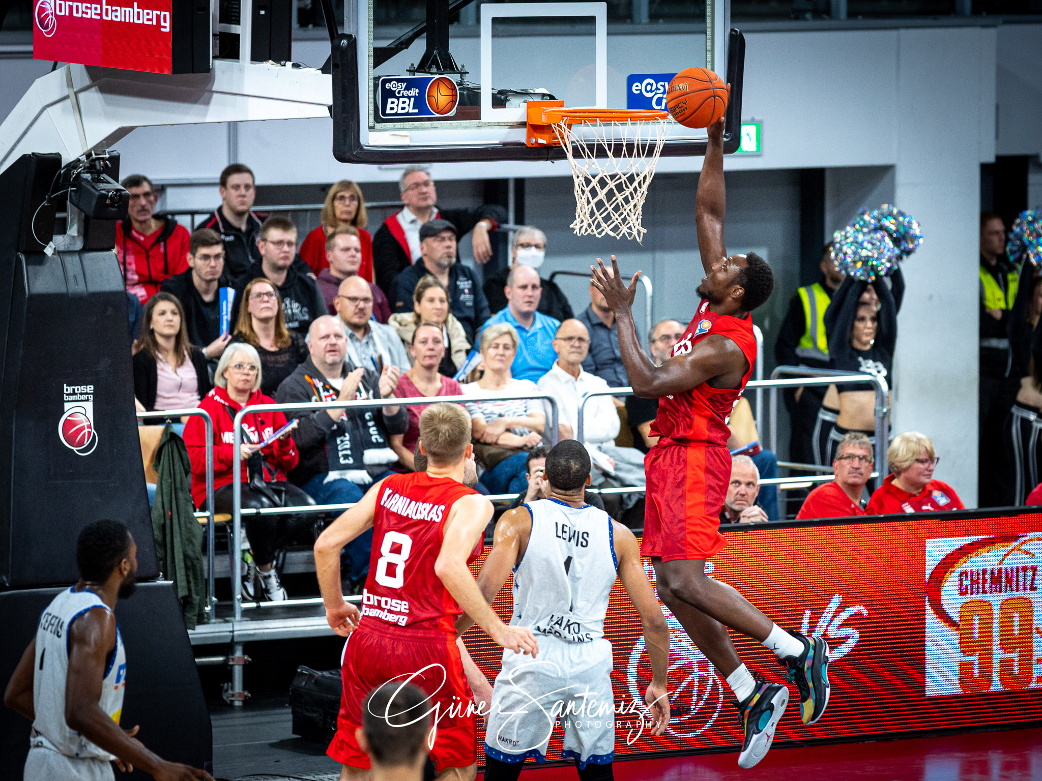 Brose Bamberg vs. Hakro Merlins Crailsheim - Basketball - easyCr