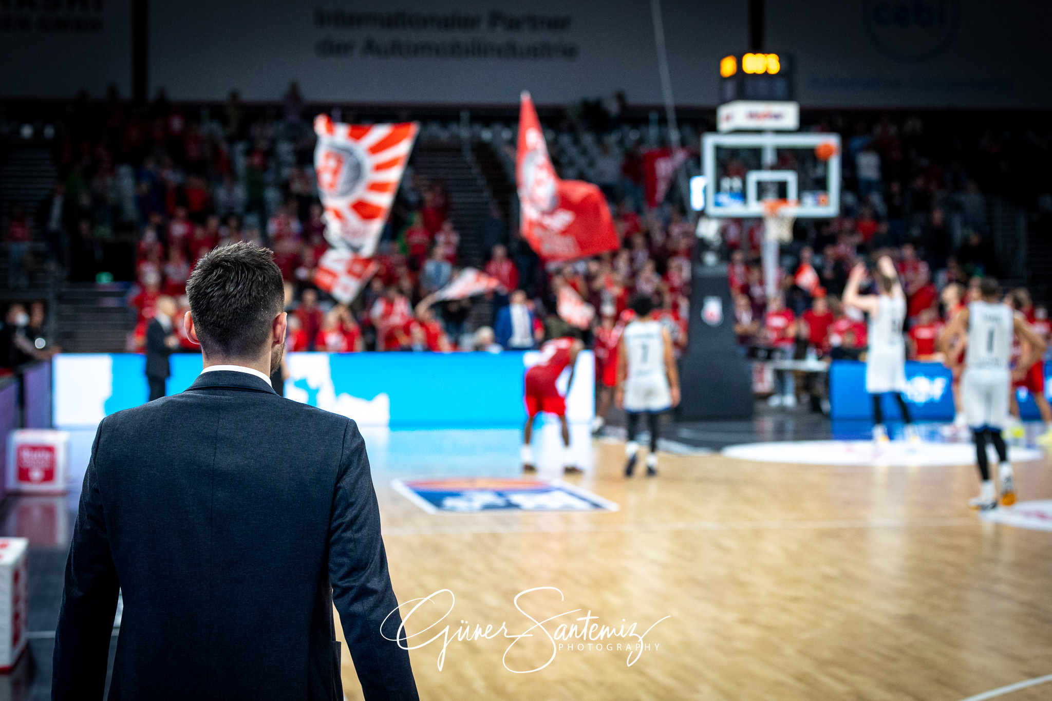 Brose Bamberg vs. Hakro Merlins Crailsheim - Basketball - easyCr