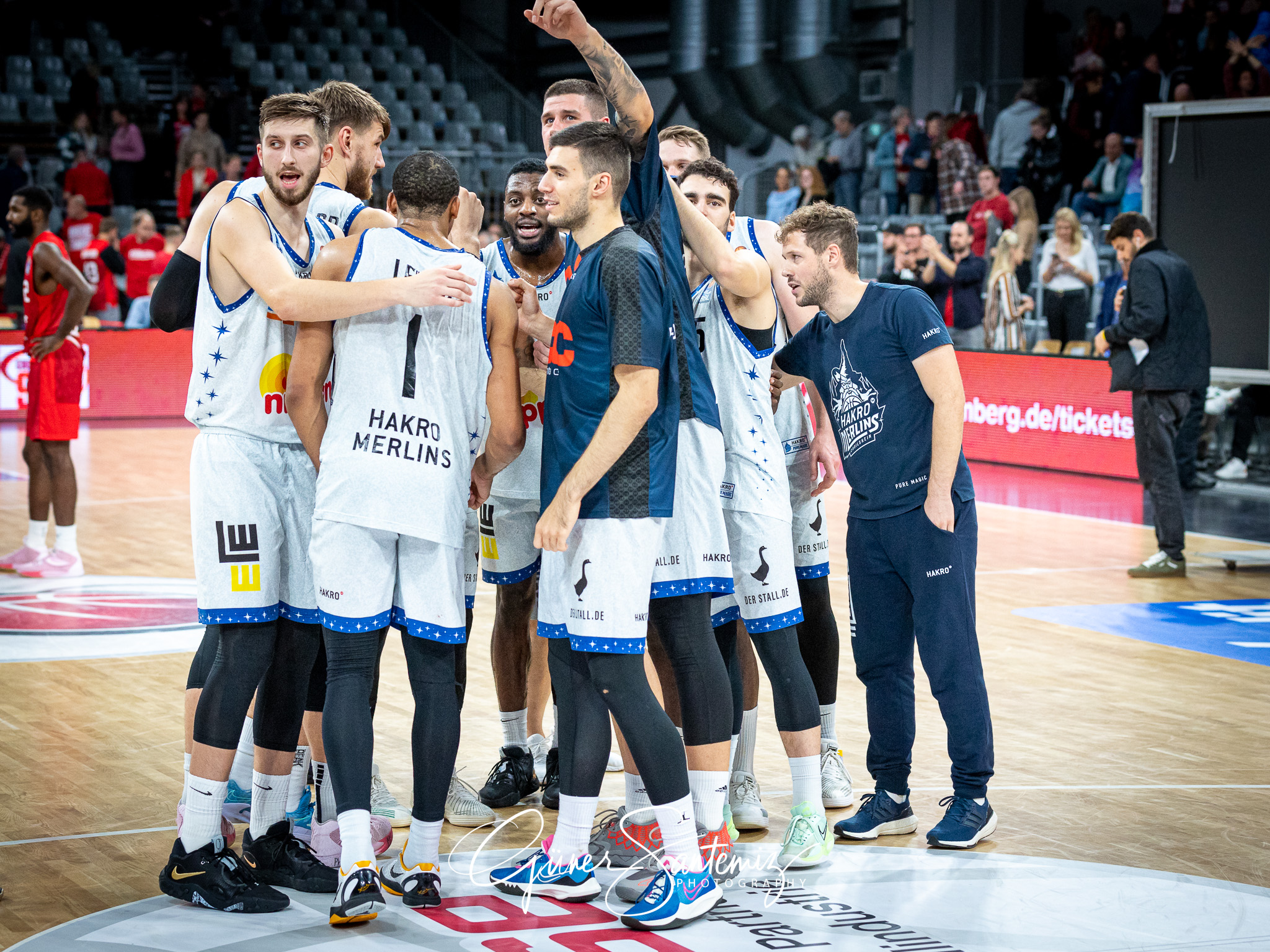 Brose Bamberg vs. Hakro Merlins Crailsheim - Basketball - easyCr