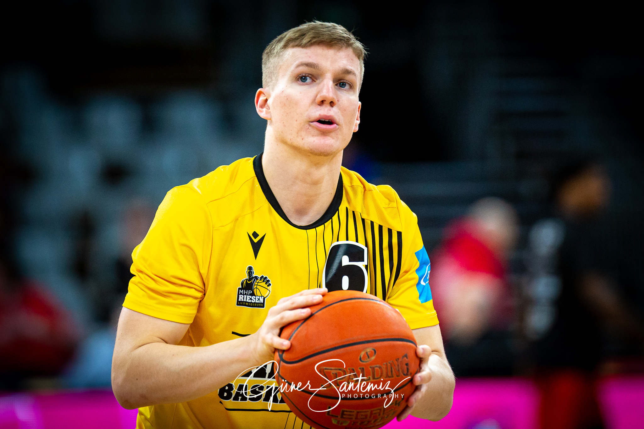 Brose Bamberg vs. MHP Riesen Ludwigsburg - Basketball - easyCred