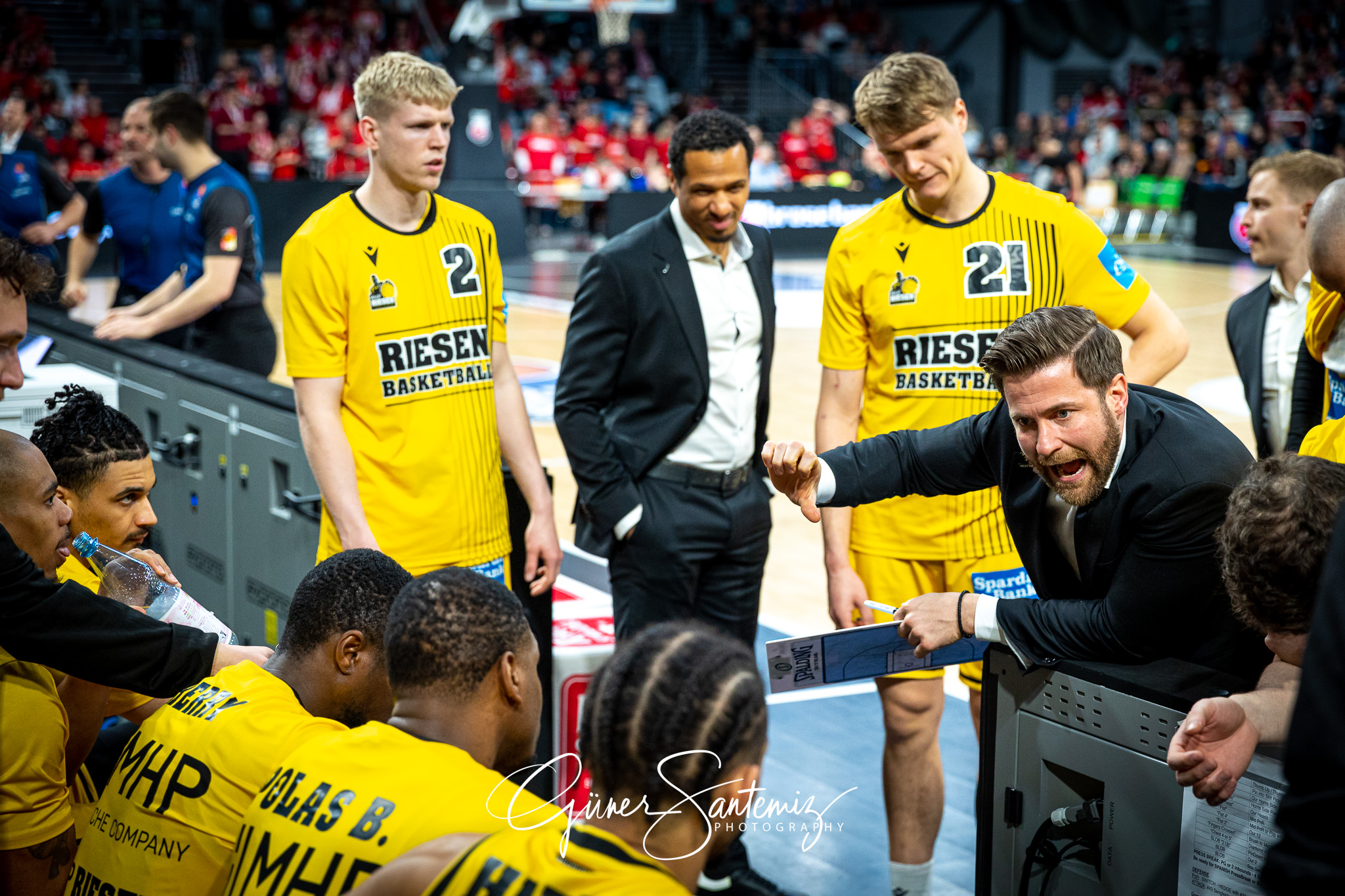 Brose Bamberg vs. MHP Riesen Ludwigsburg - Basketball - easyCred