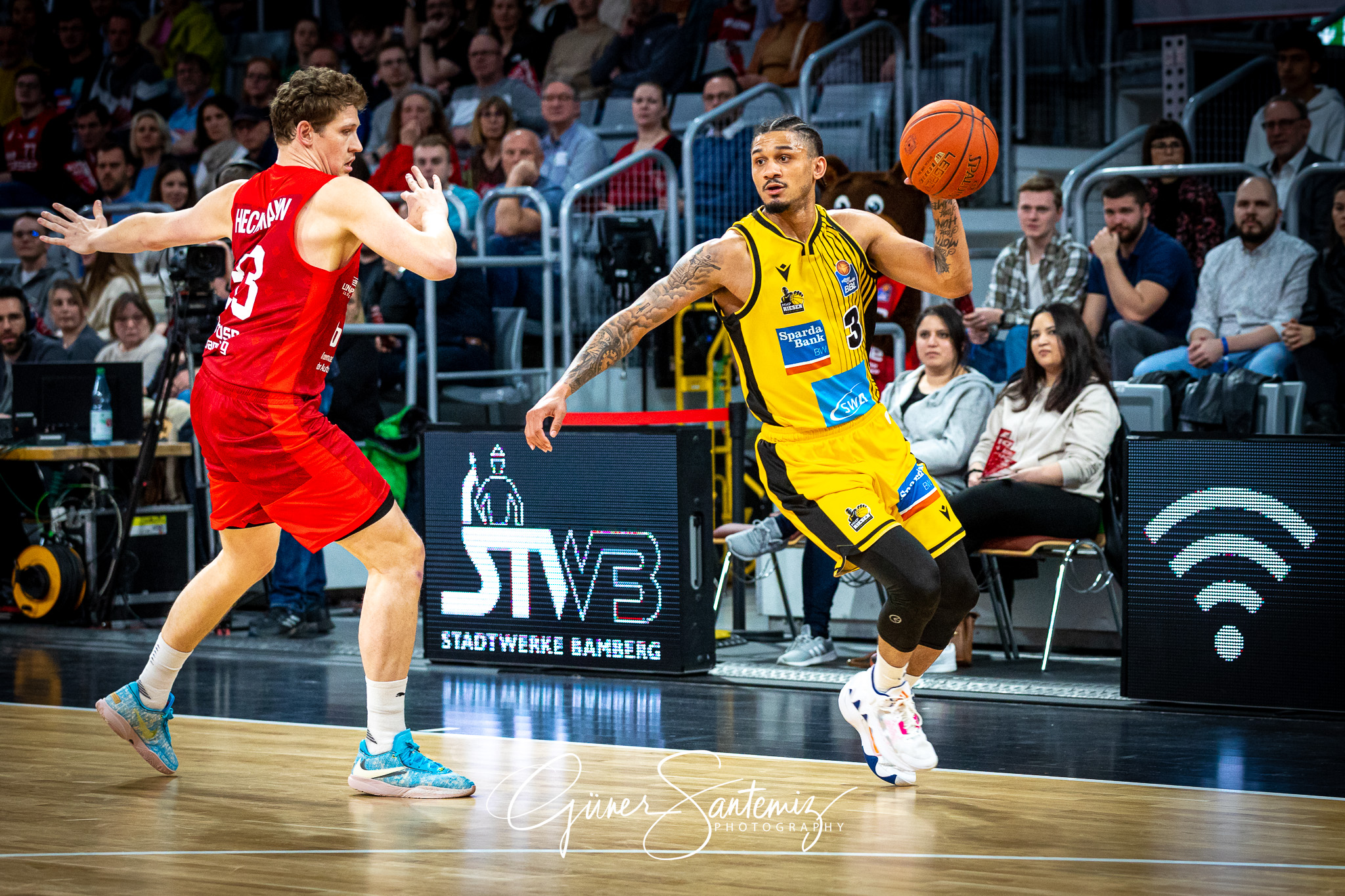 Brose Bamberg vs. MHP Riesen Ludwigsburg - Basketball - easyCred