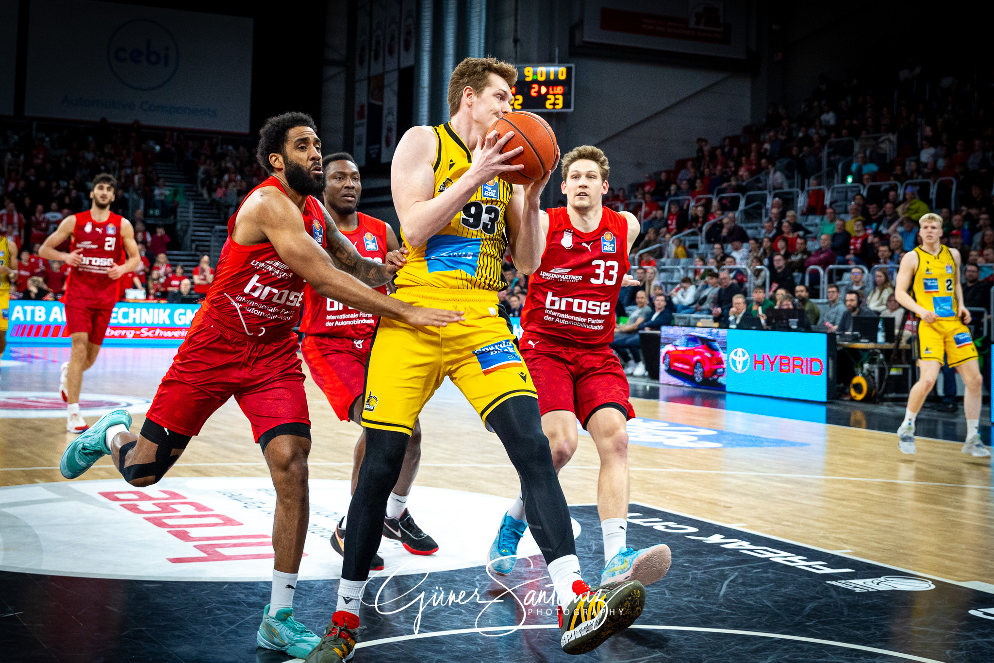 Brose Bamberg vs. MHP Riesen Ludwigsburg - Basketball - easyCred
