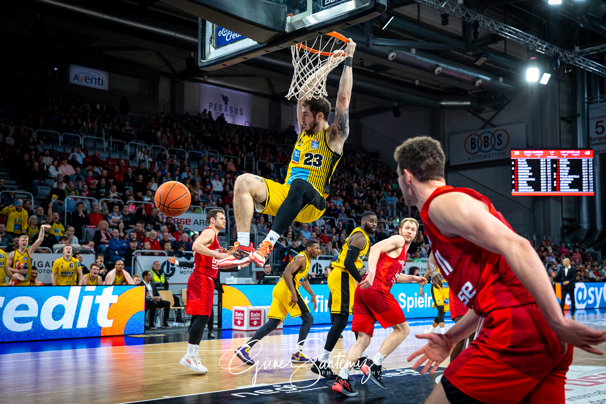 Brose Bamberg vs. MHP Riesen Ludwigsburg - Basketball - easyCred