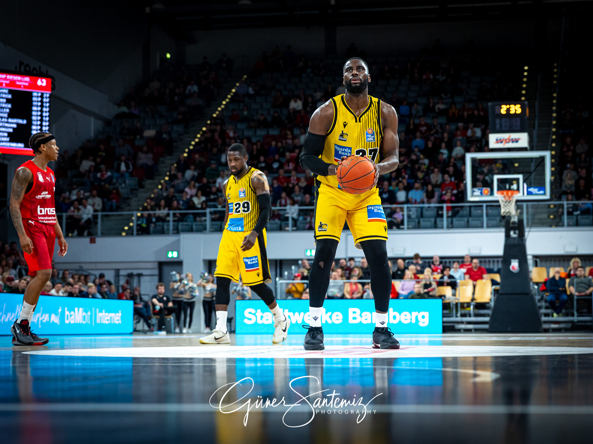 Brose Bamberg vs. MHP Riesen Ludwigsburg - Basketball - easyCred