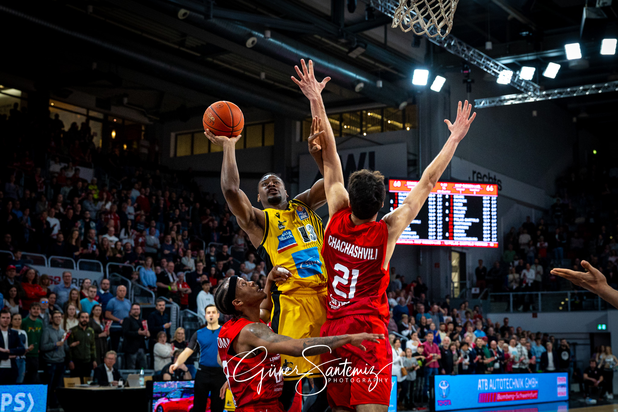 Brose Bamberg vs. MHP Riesen Ludwigsburg - Basketball - easyCred