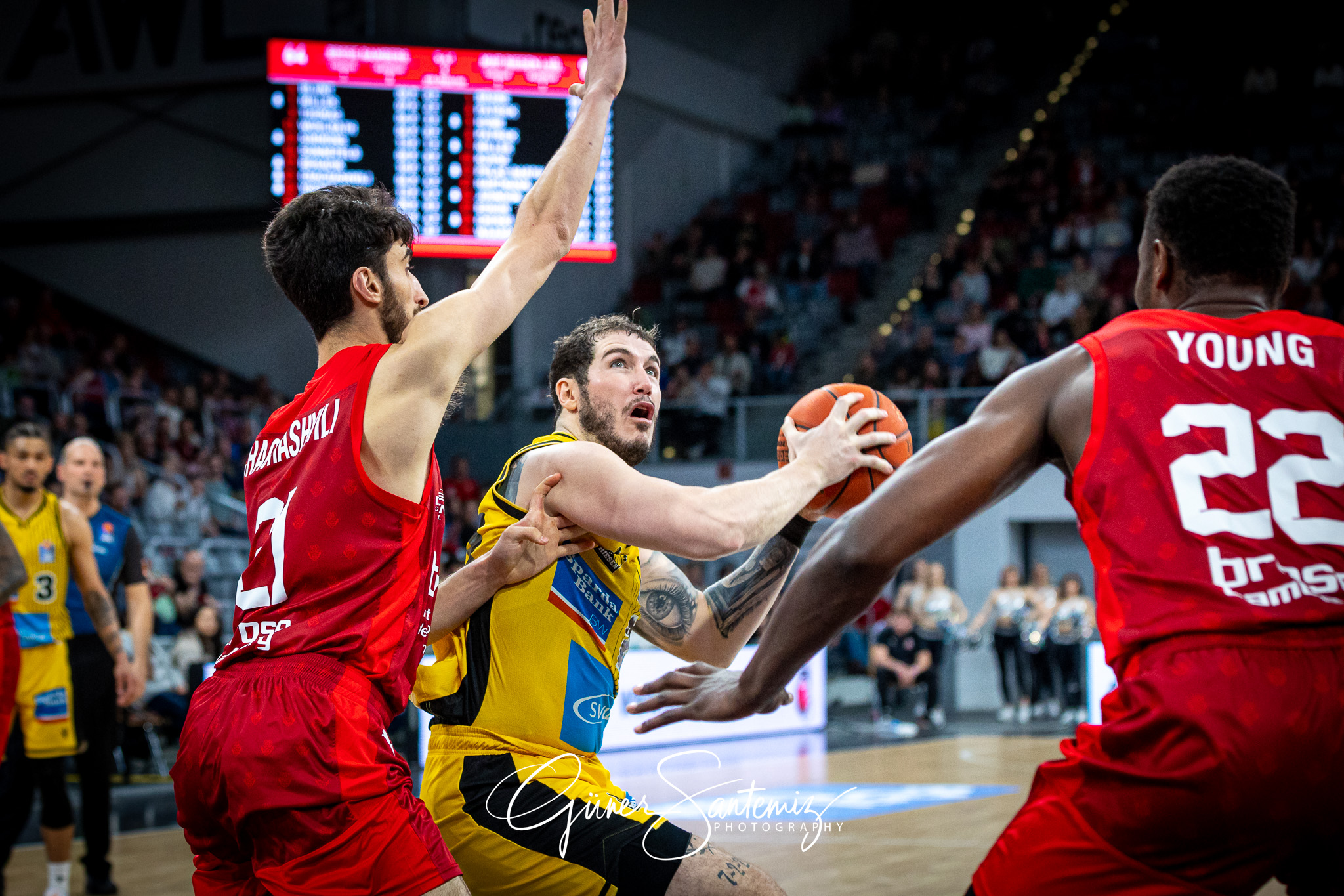 Brose Bamberg vs. MHP Riesen Ludwigsburg - Basketball - easyCred