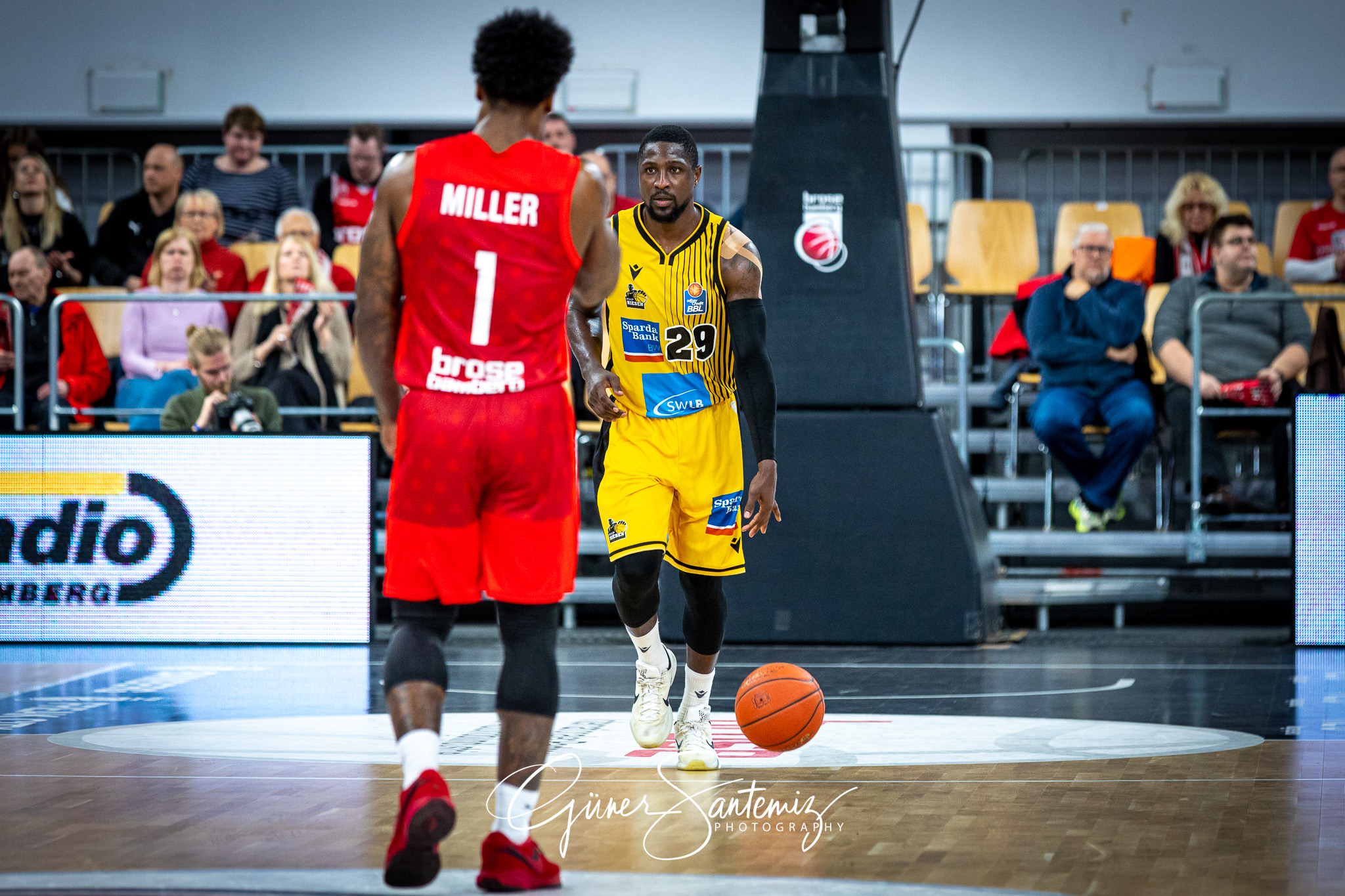 Brose Bamberg vs. MHP Riesen Ludwigsburg - Basketball - easyCred
