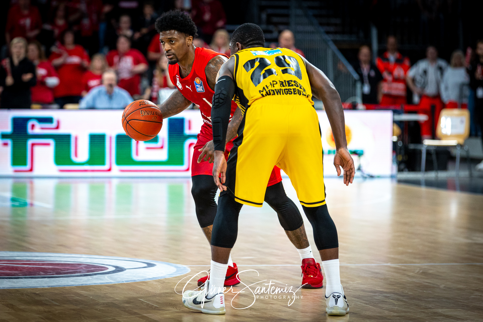 Brose Bamberg vs. MHP Riesen Ludwigsburg - Basketball - easyCred
