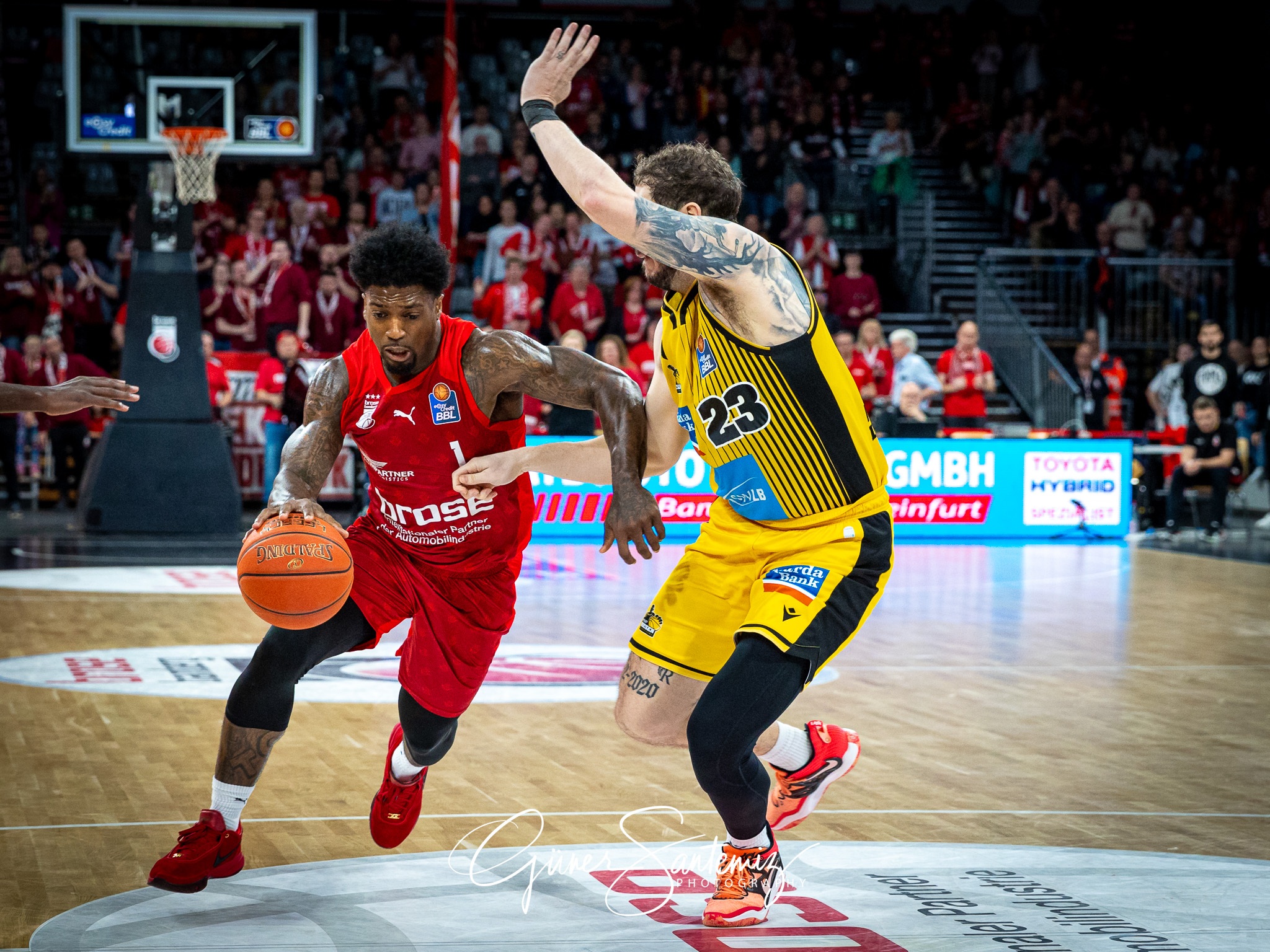 Brose Bamberg vs. MHP Riesen Ludwigsburg - Basketball - easyCred