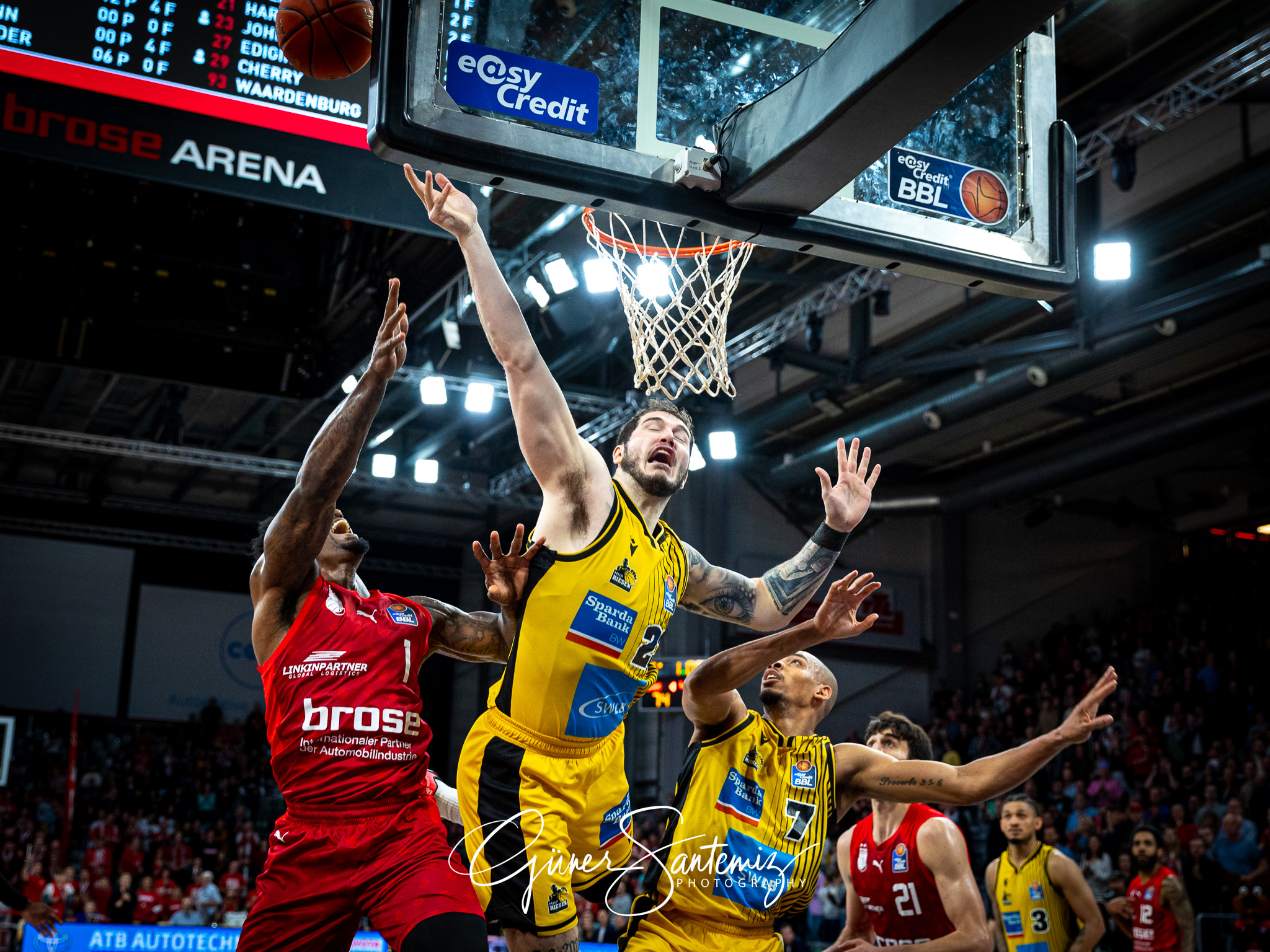 Brose Bamberg vs. MHP Riesen Ludwigsburg - Basketball - easyCred