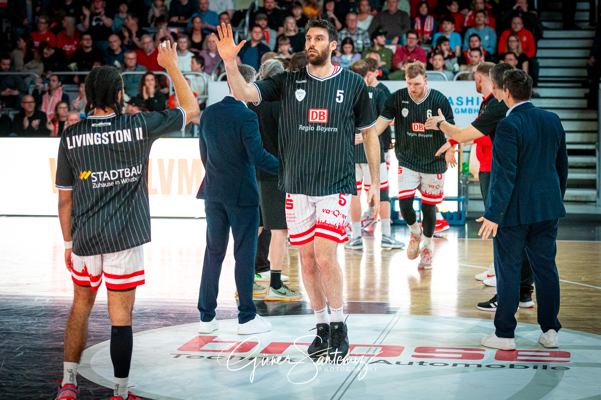 Bamberg Baskets vs. Wuerzburg Baskets - Basketball - easyCredit