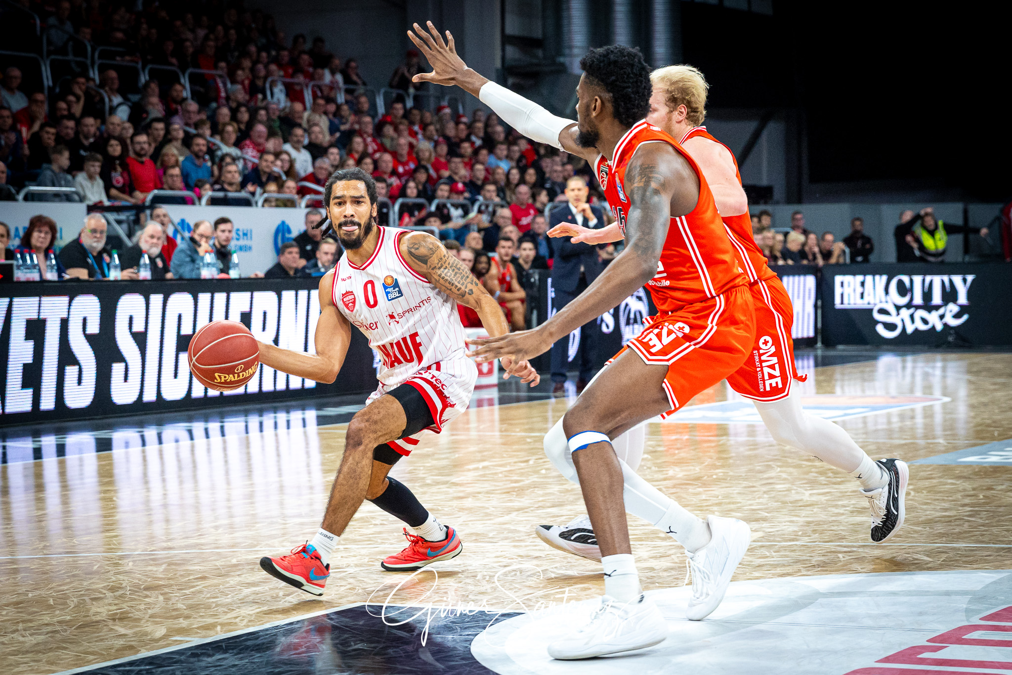 Bamberg Baskets vs. Wuerzburg Baskets - Basketball - easyCredit