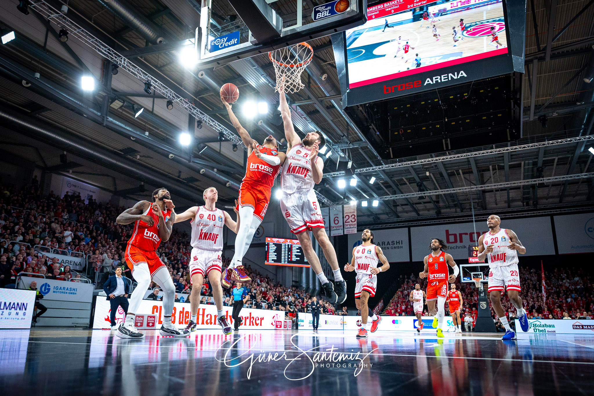 Bamberg Baskets vs. Wuerzburg Baskets - Basketball - easyCredit